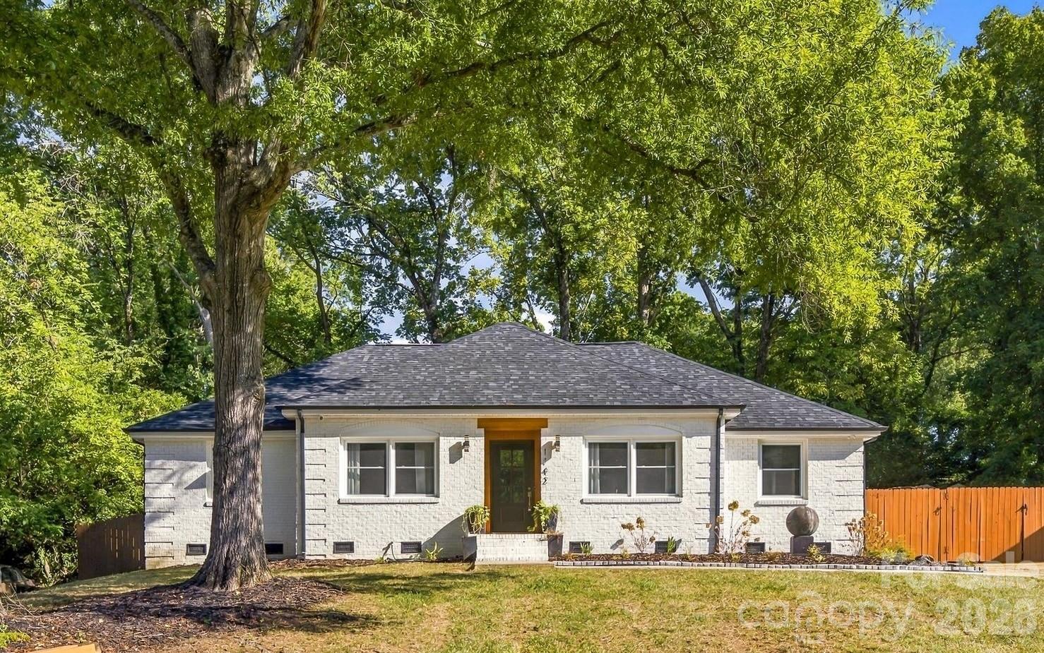 1142 Fox Run Drive Property Photo 1