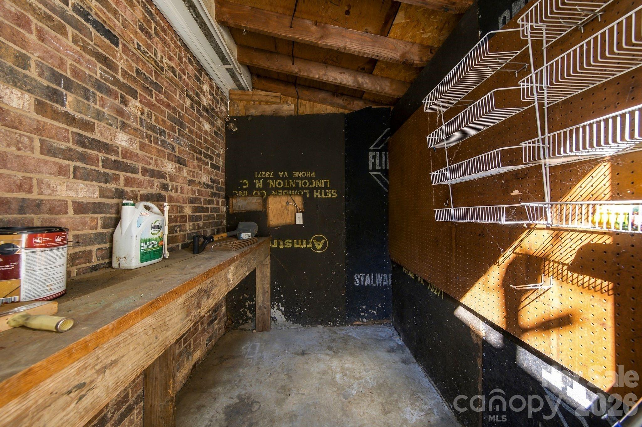 1142 Fox Run Drive Property Photo 28