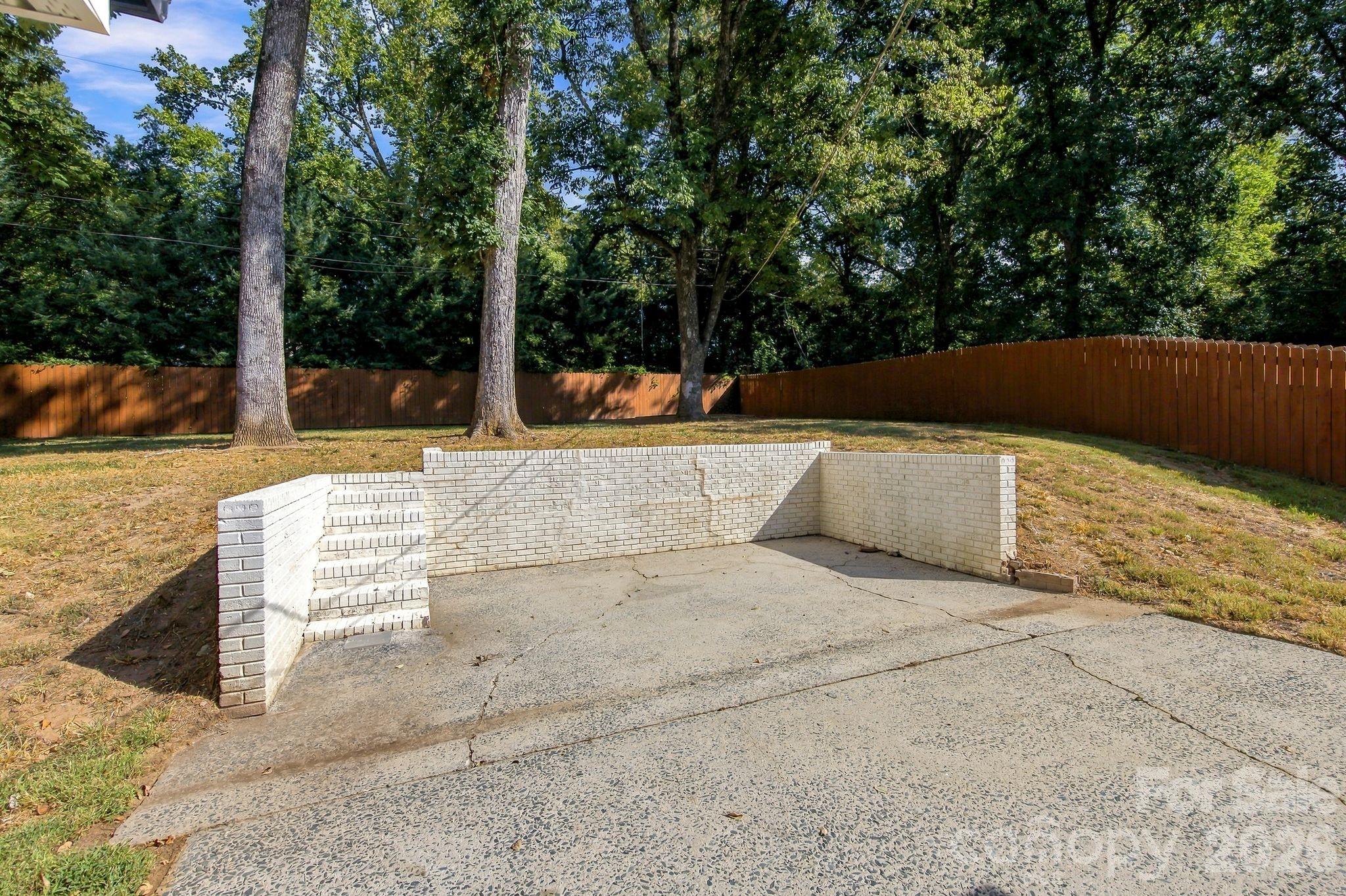 1142 Fox Run Drive Property Photo 30