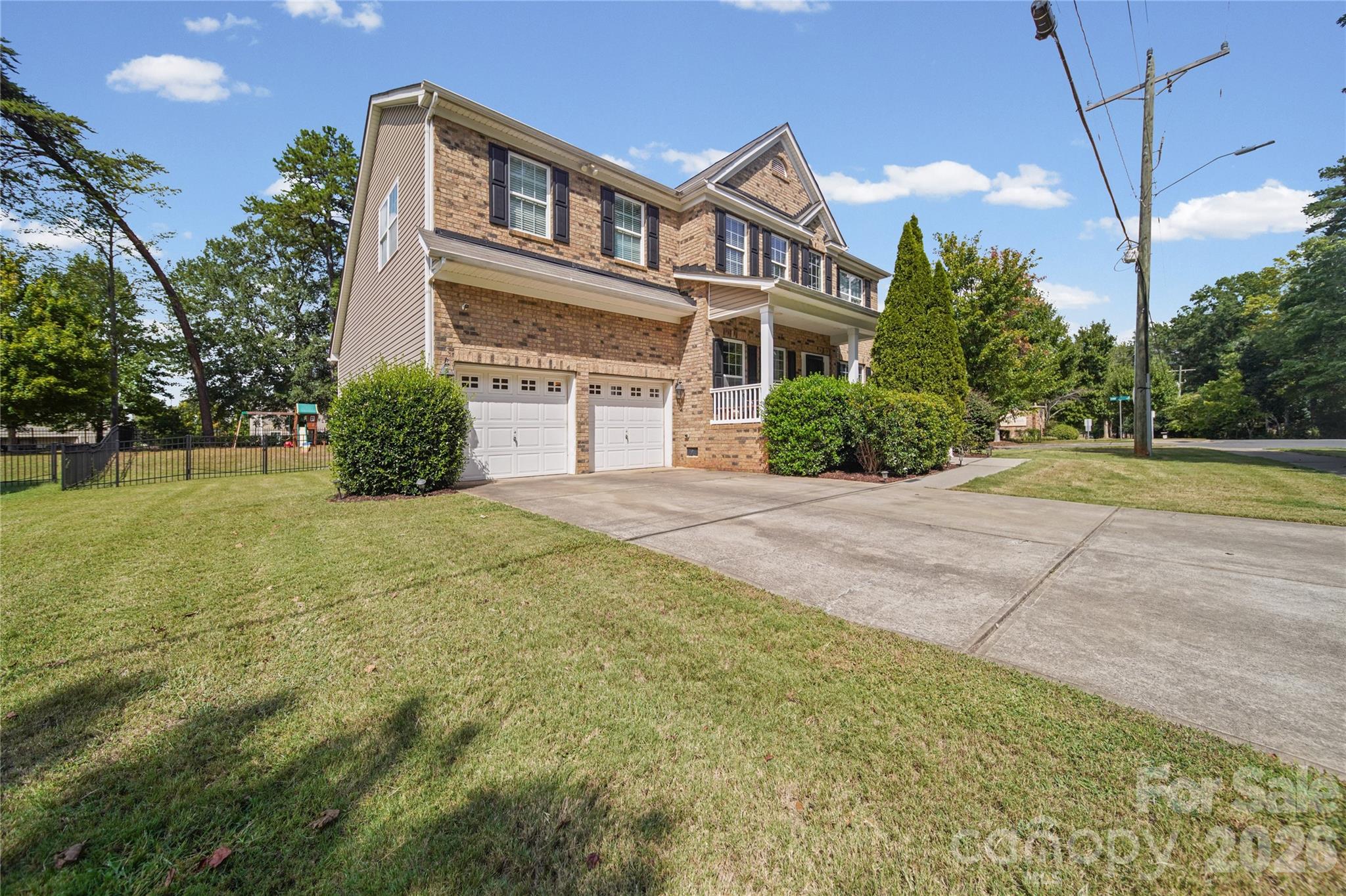521 Stowe Road Property Photo 2