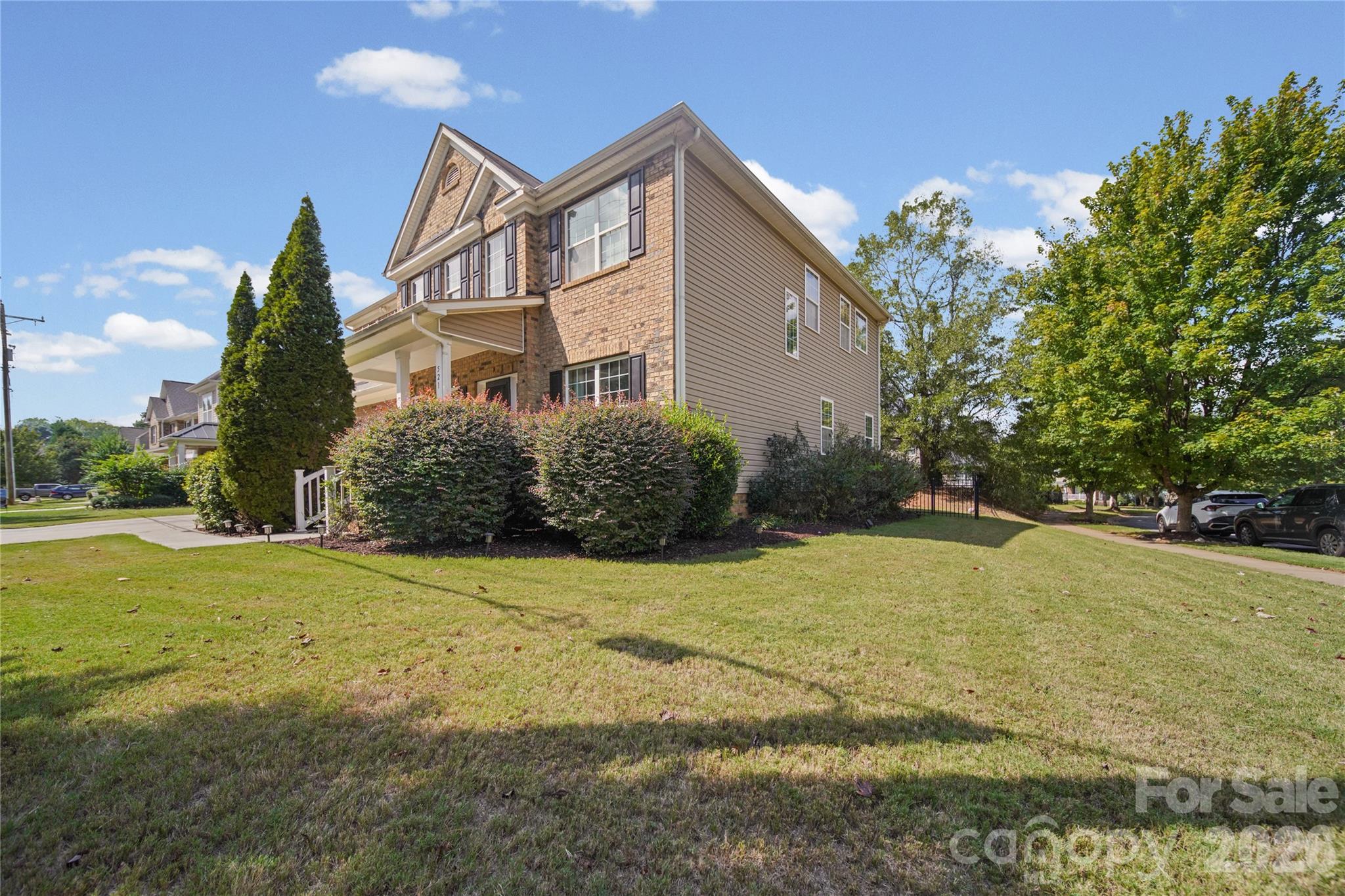 521 Stowe Road Property Photo 3