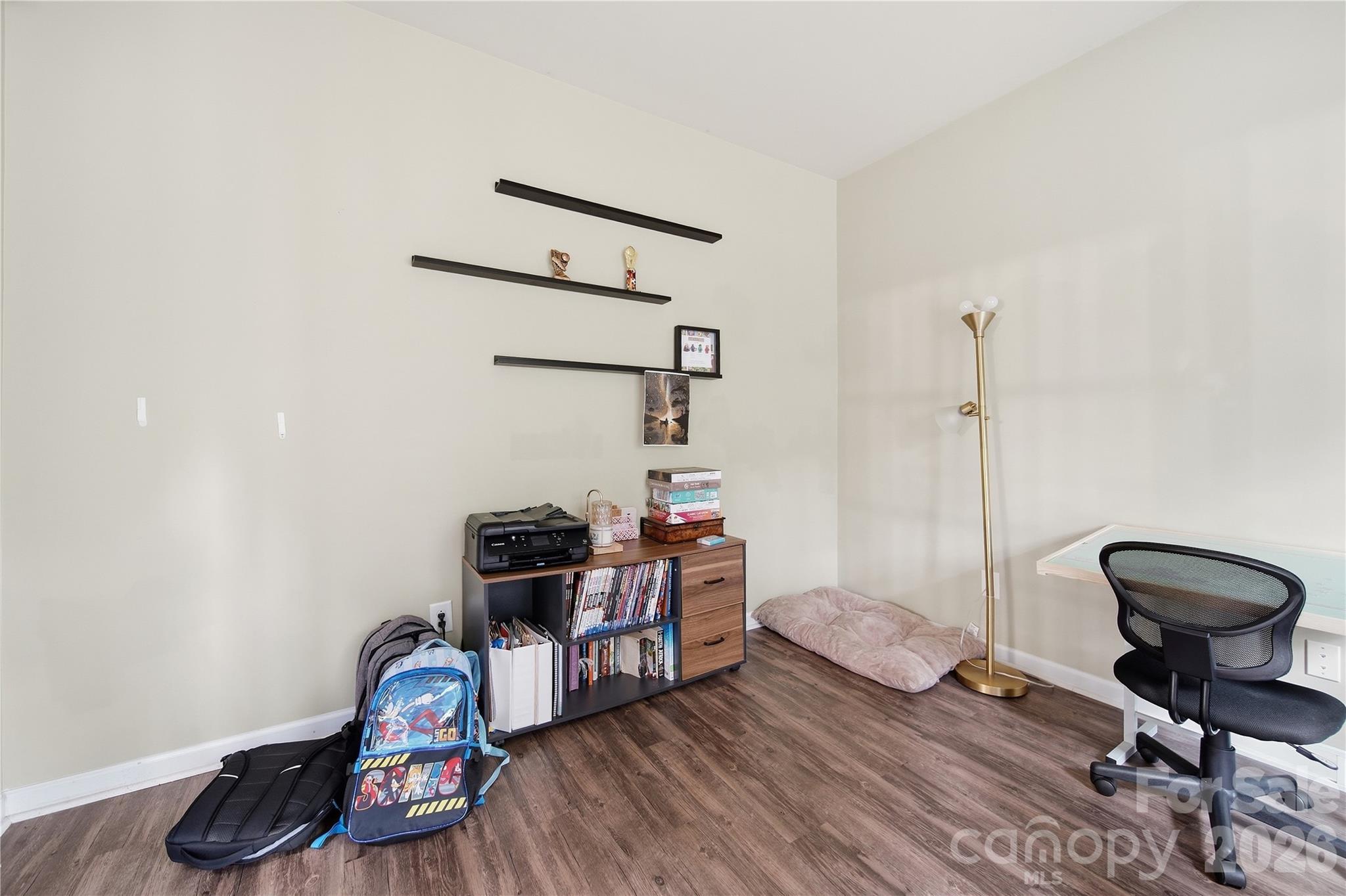 521 Stowe Road Property Photo 9