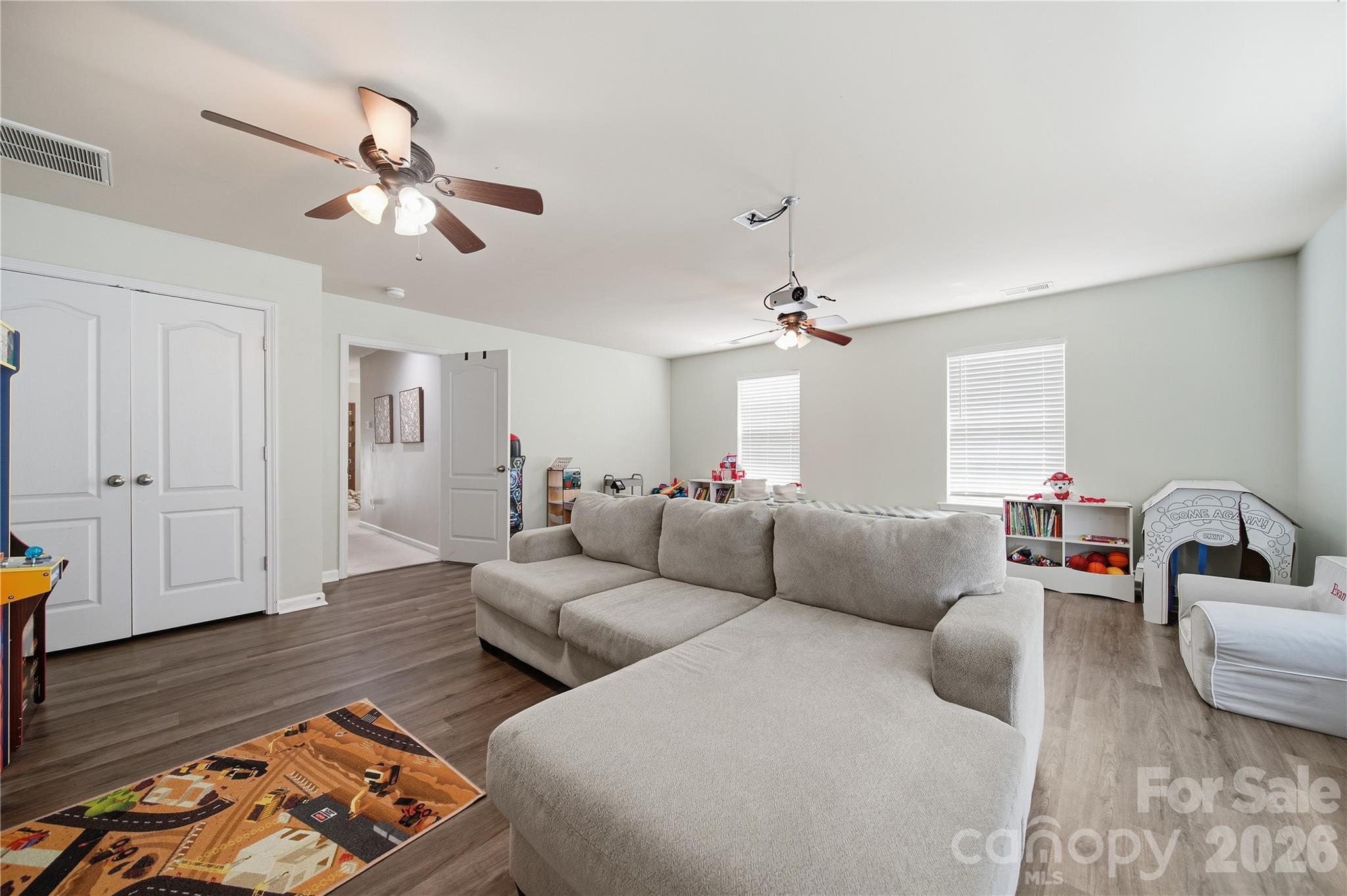 521 Stowe Road Property Photo 24