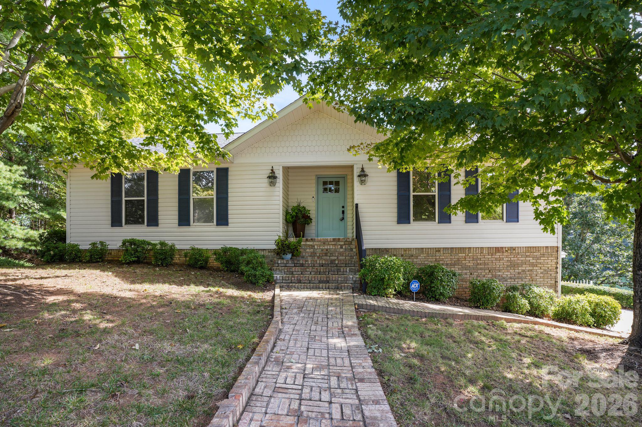 2250 Mallard Cove Drive Property Photo 1