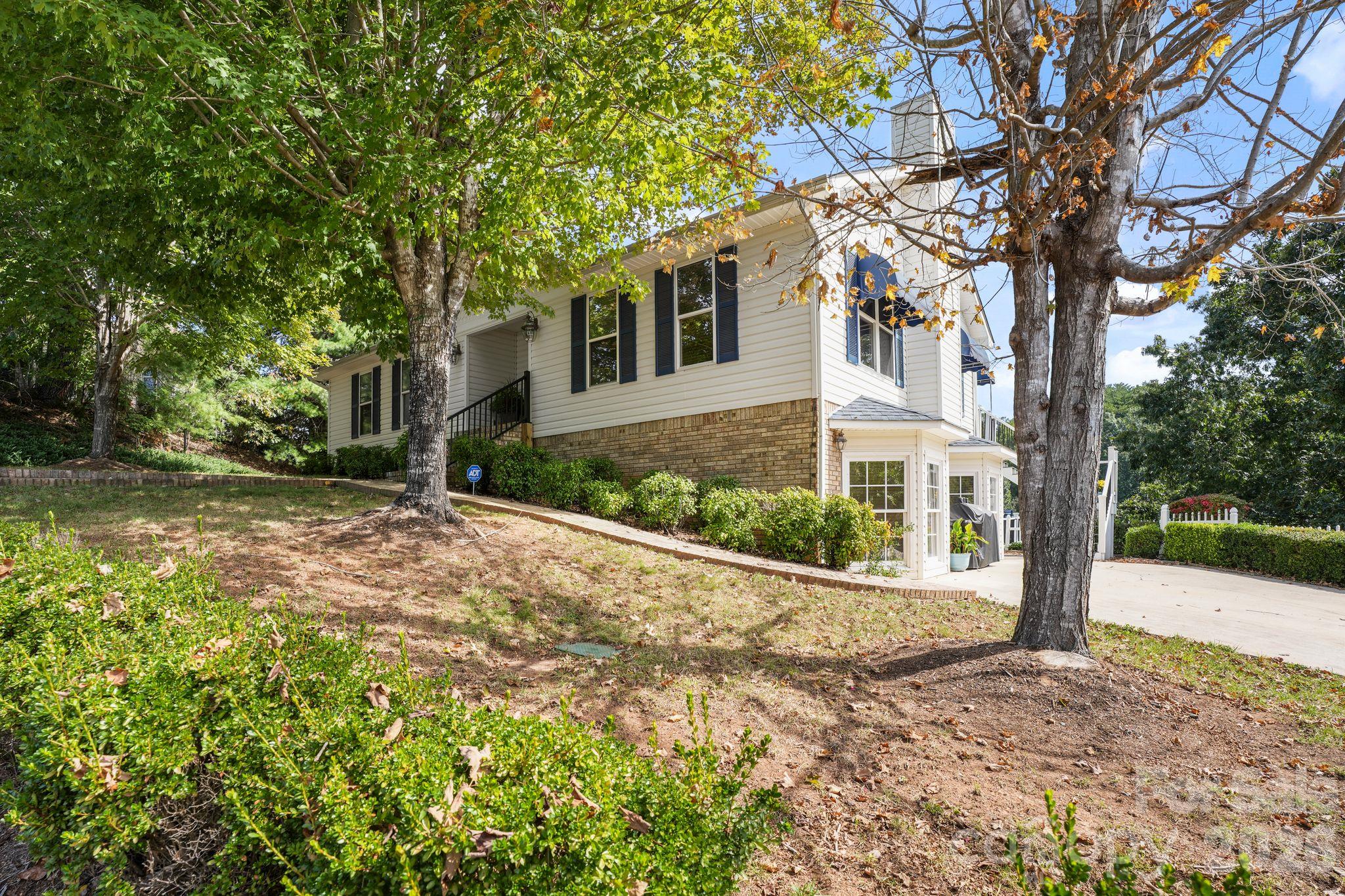 2250 Mallard Cove Drive Property Photo 4