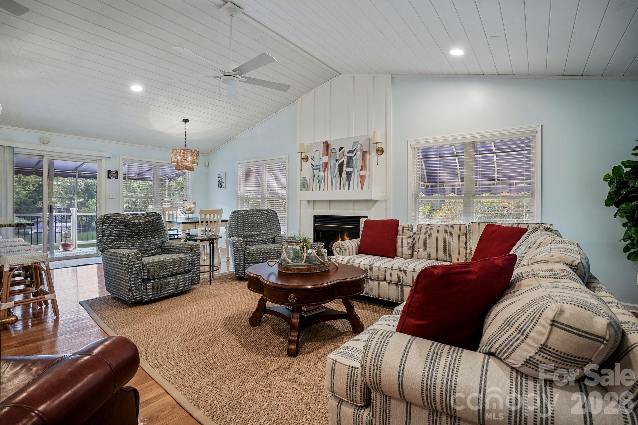 2250 Mallard Cove Drive Property Photo 7