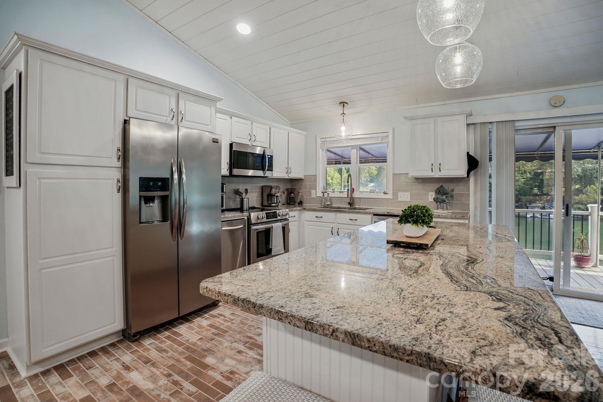 2250 Mallard Cove Drive Property Photo 8
