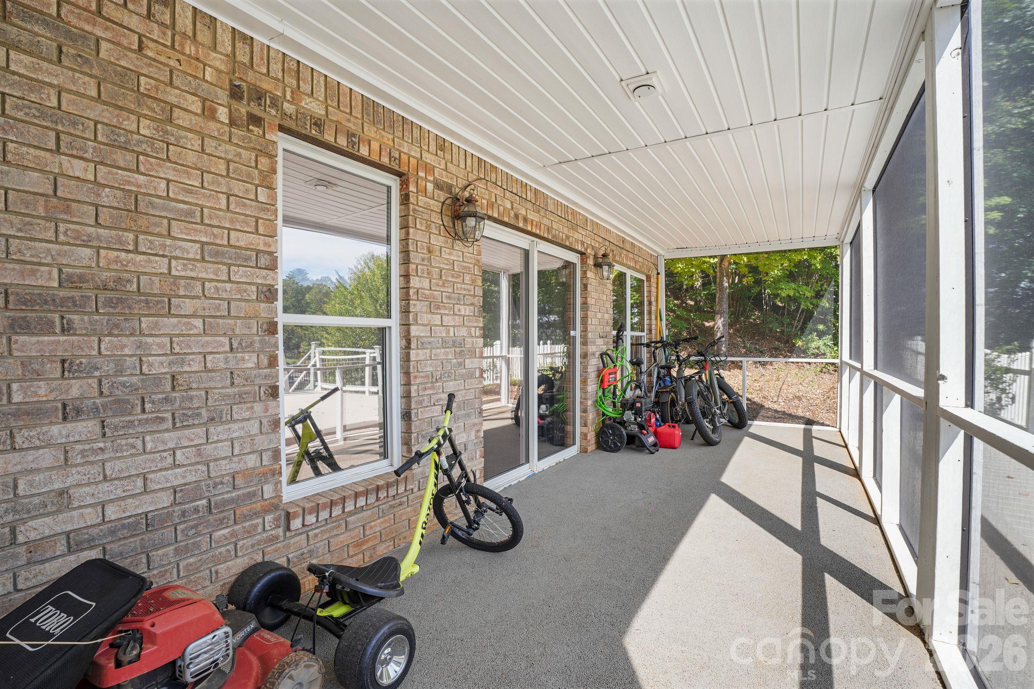 2250 Mallard Cove Drive Property Photo 40