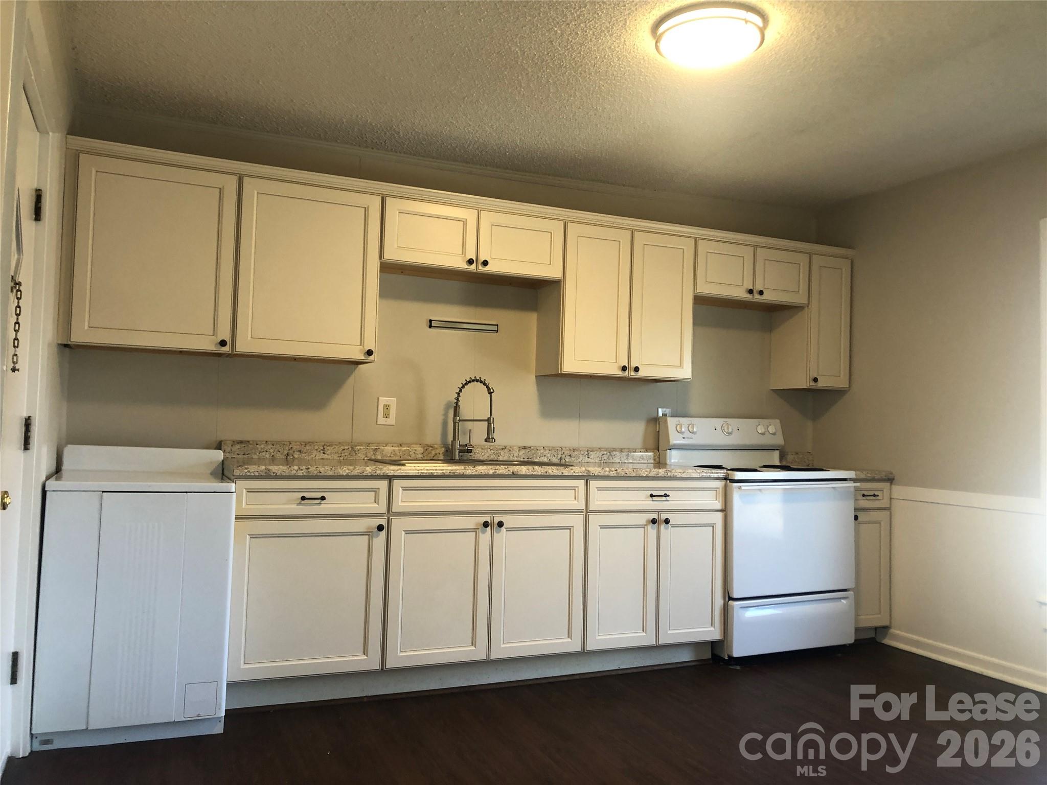 223 E Glendale Avenue E Property Photo 2