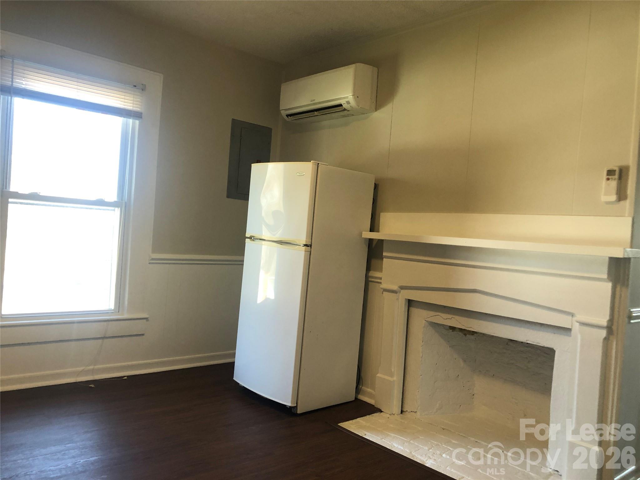 223 E Glendale Avenue E Property Photo 3
