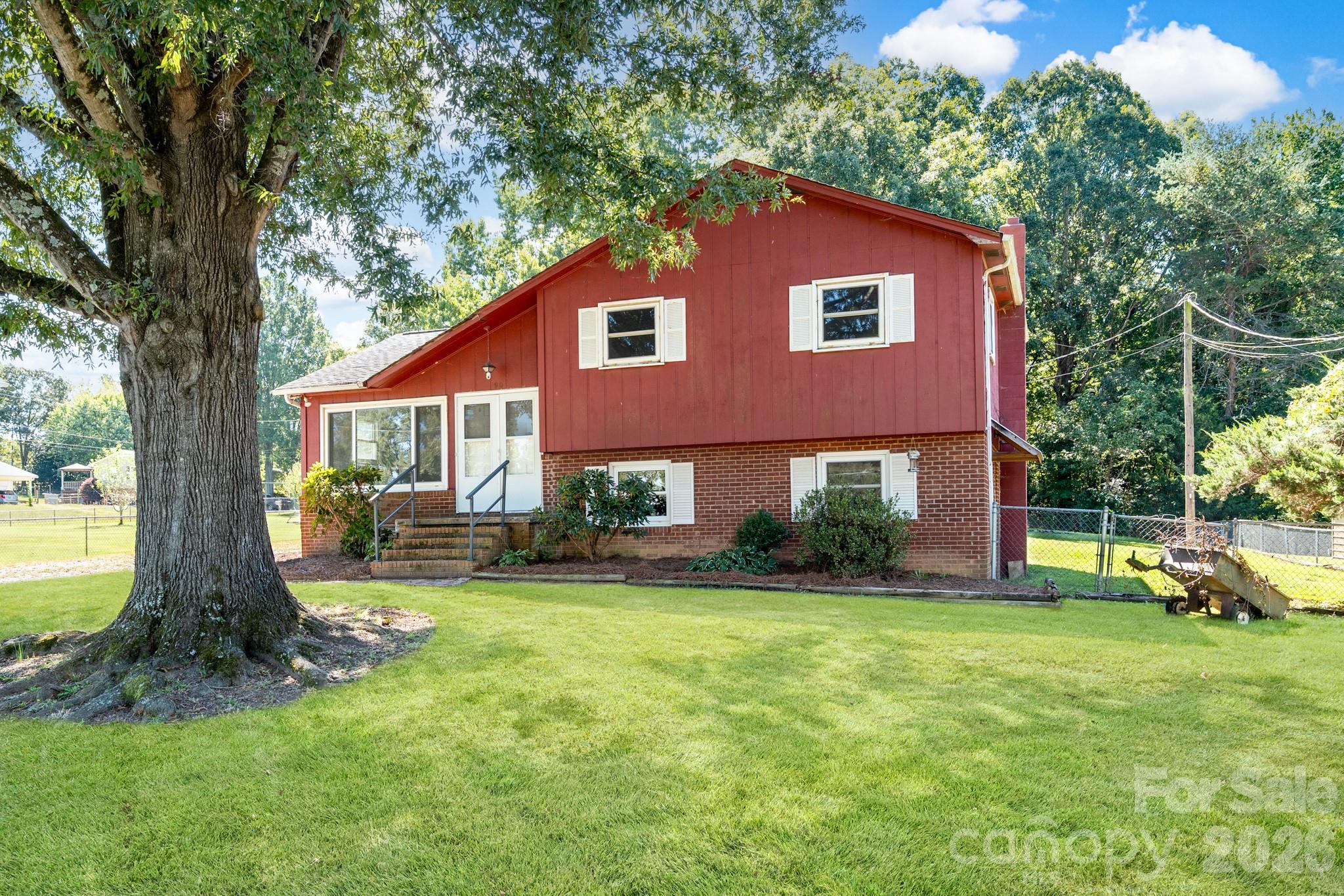90 Coral Street Property Photo 1