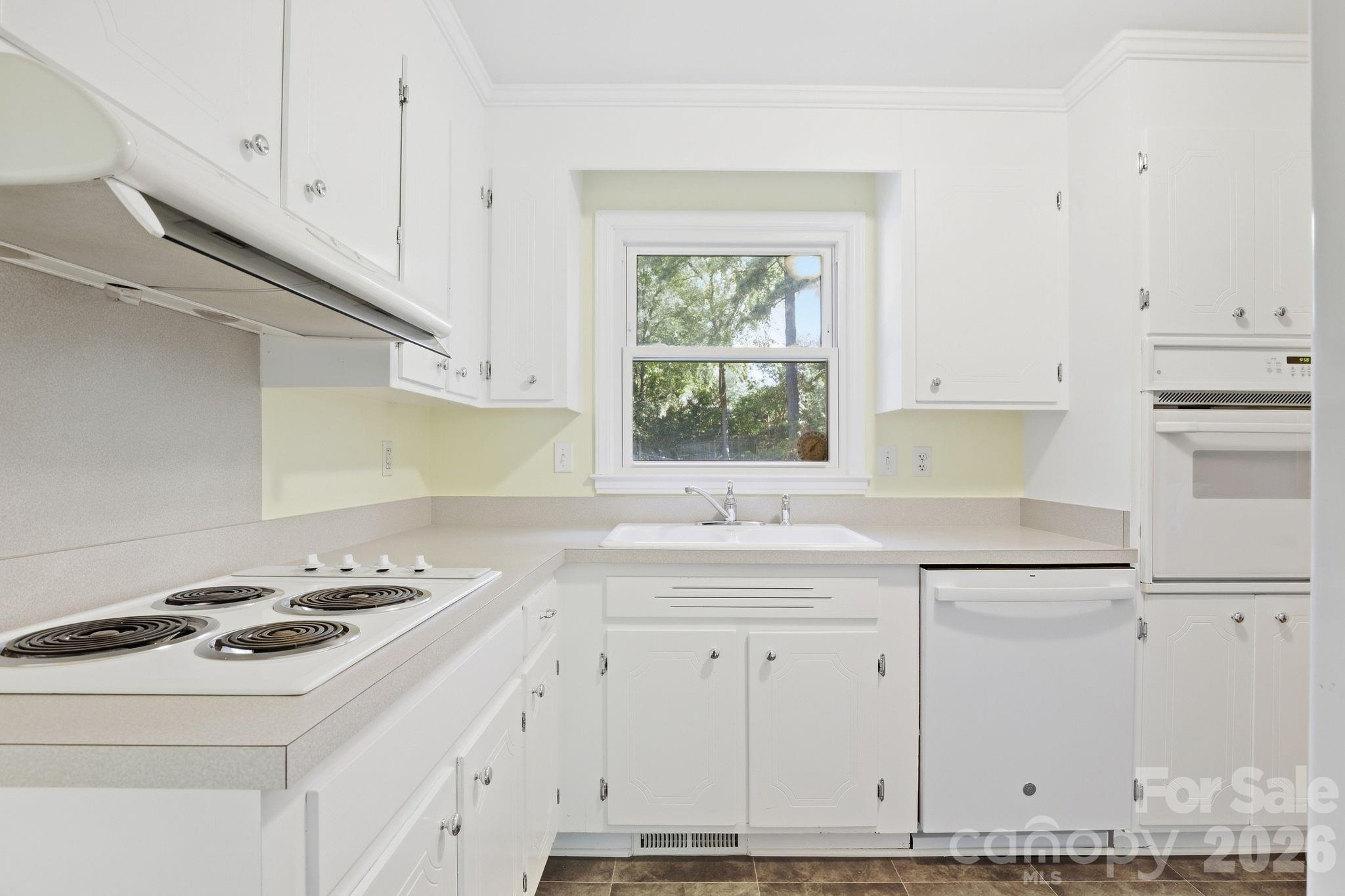 4235 Blalock Avenue Property Photo 6