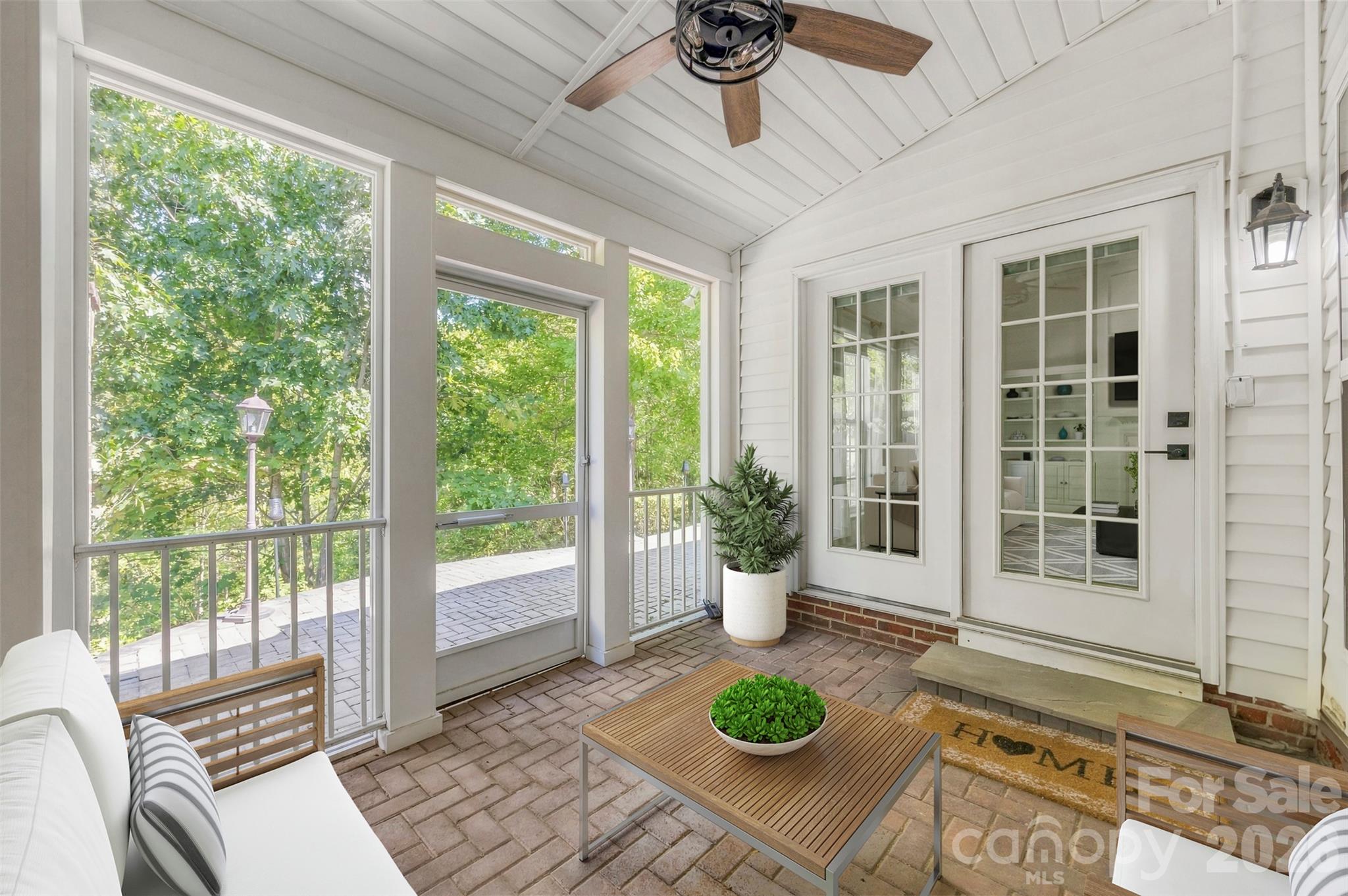 14569 Greenpoint Lane Property Photo 4