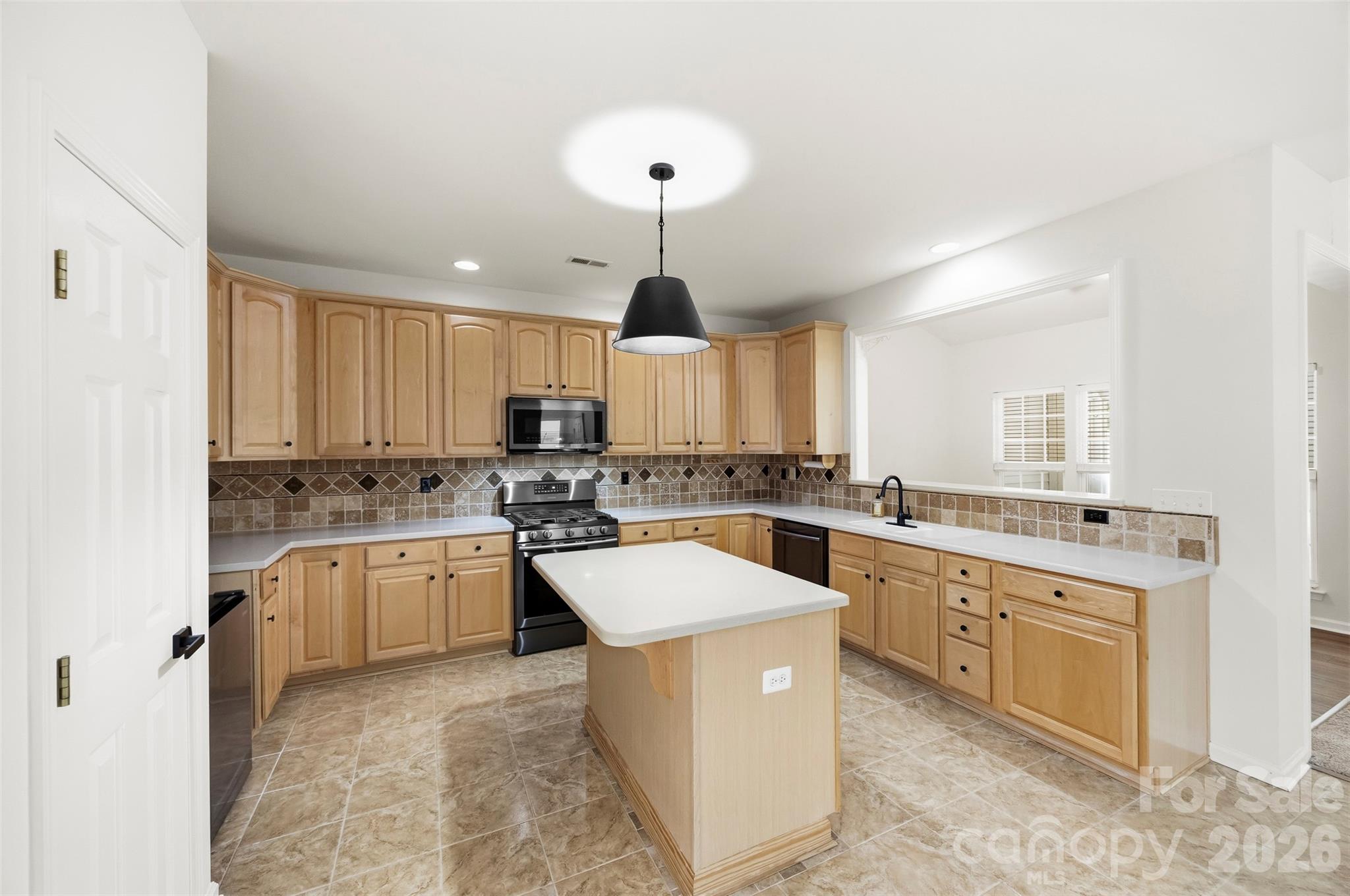 14569 Greenpoint Lane Property Photo 12