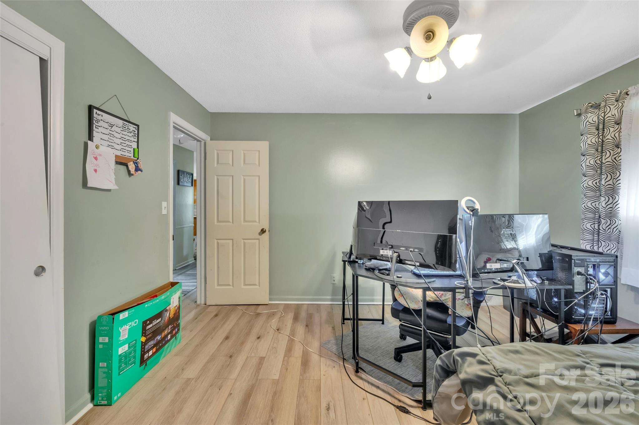 5301 Dellinger Circle Property Photo 11