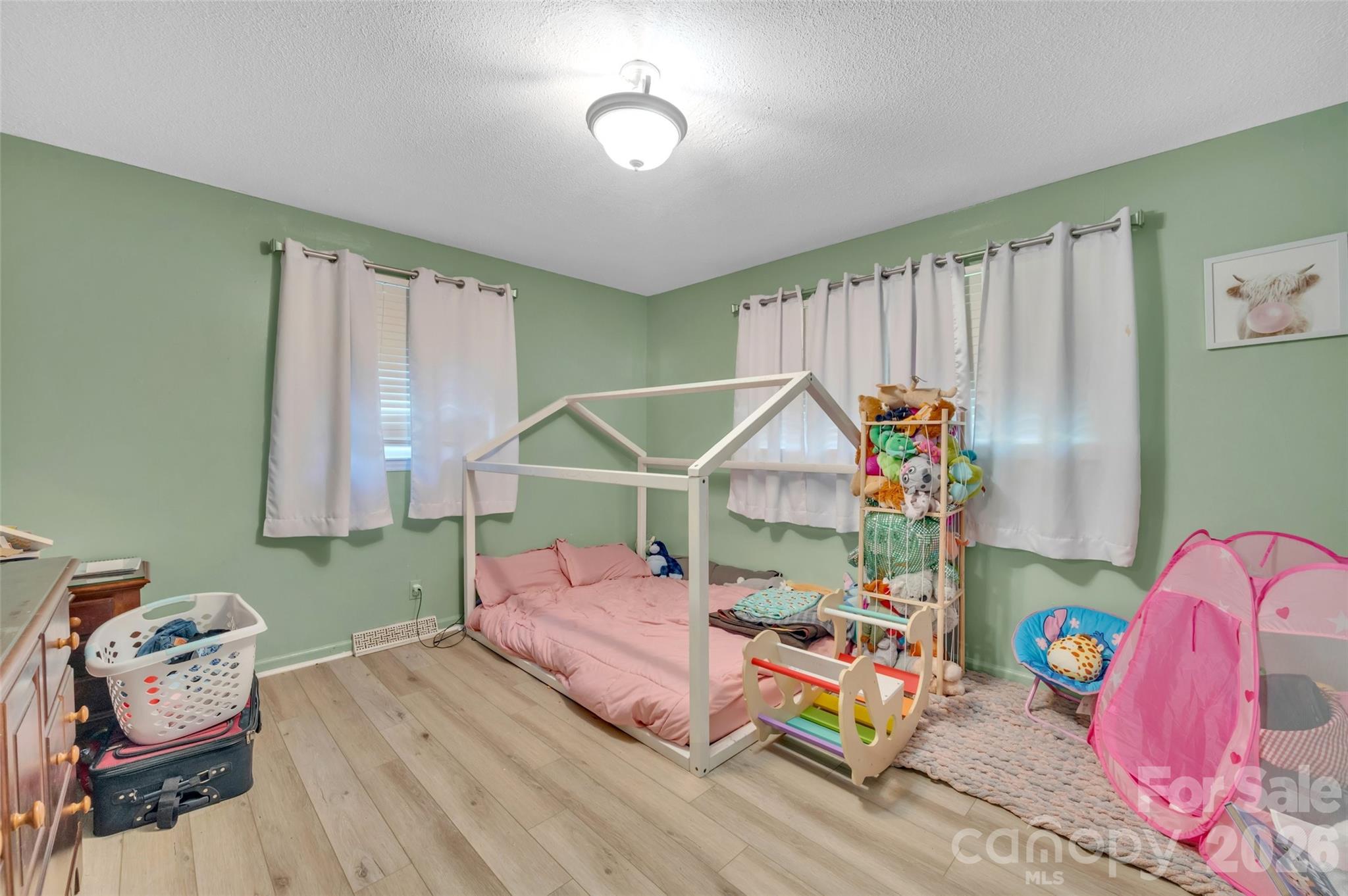 5301 Dellinger Circle Property Photo 12