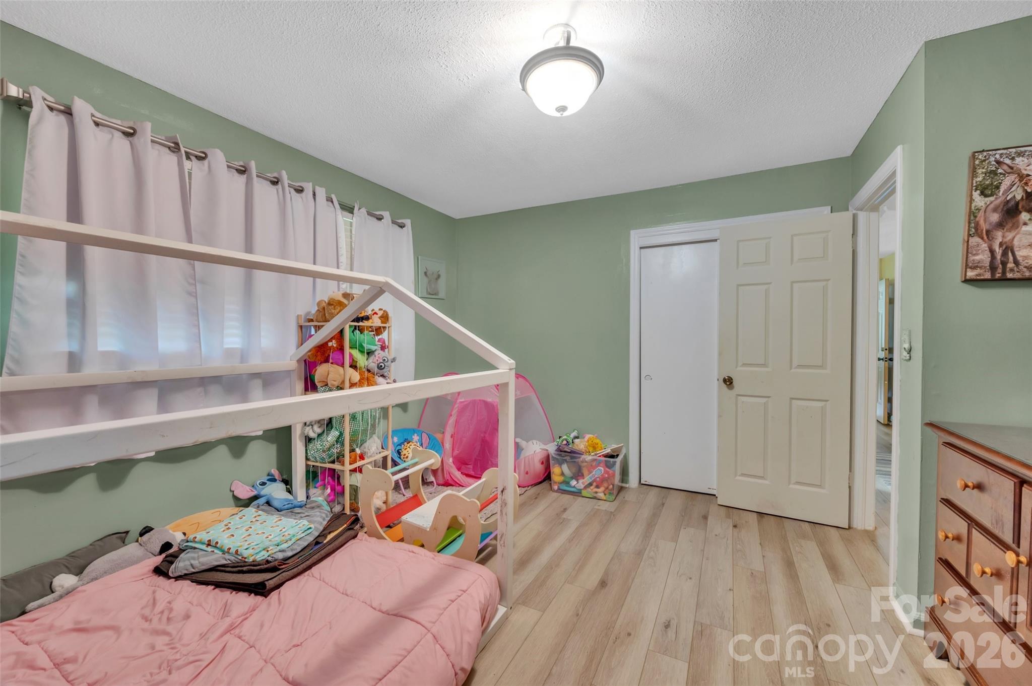 5301 Dellinger Circle Property Photo 14