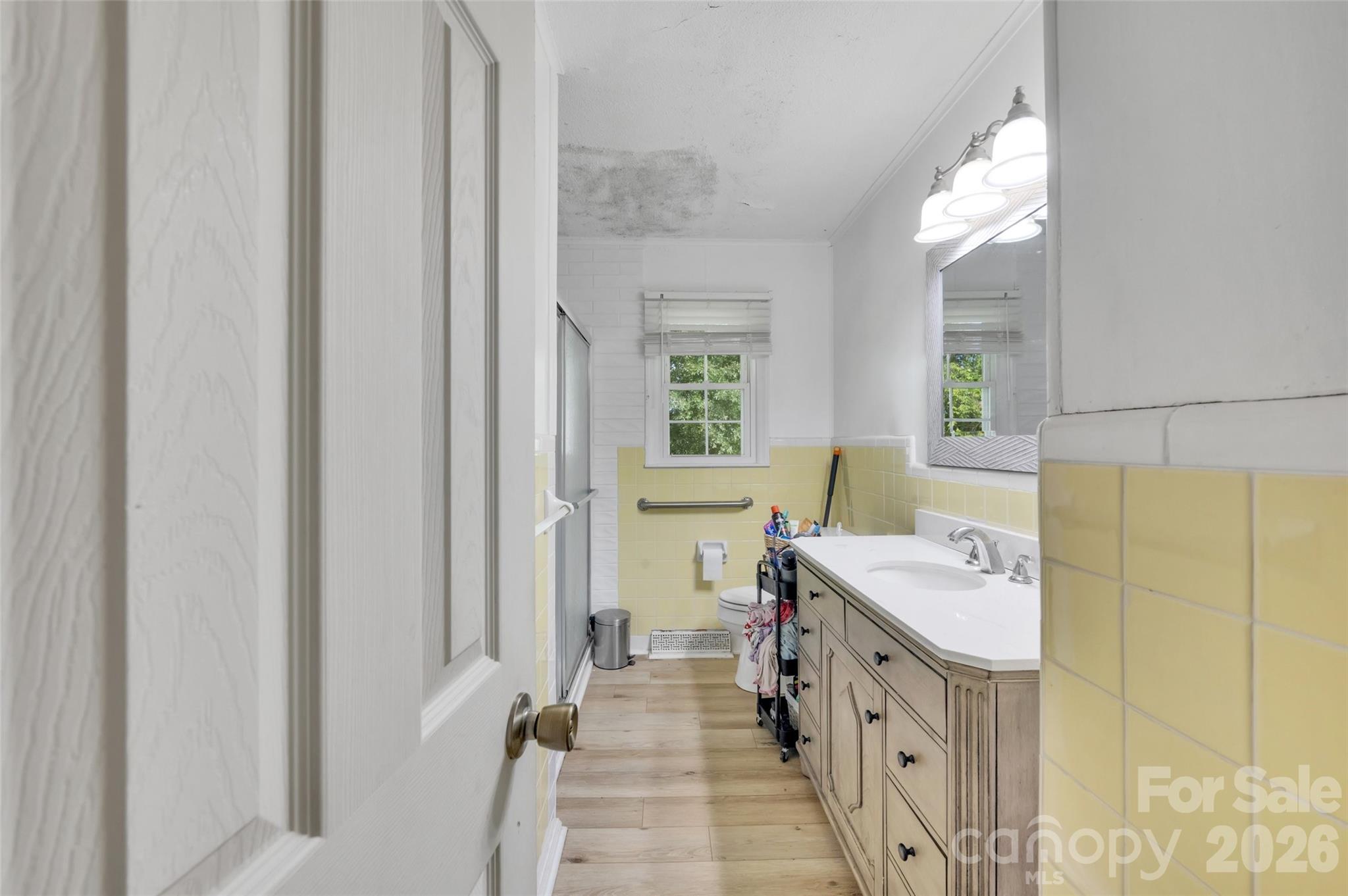5301 Dellinger Circle Property Photo 15