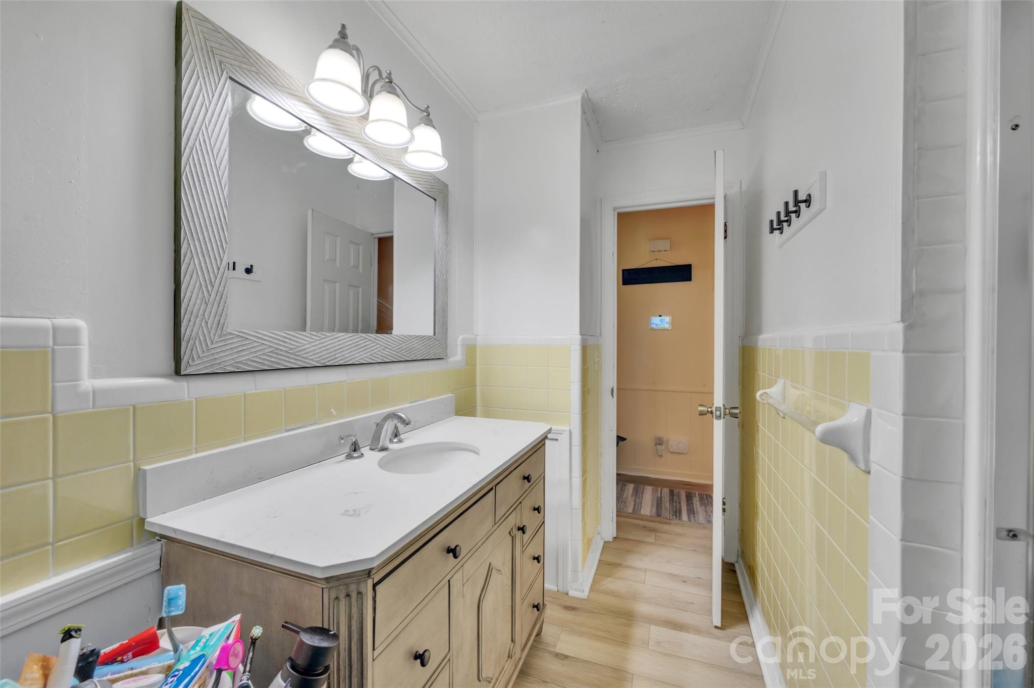 5301 Dellinger Circle Property Photo 16