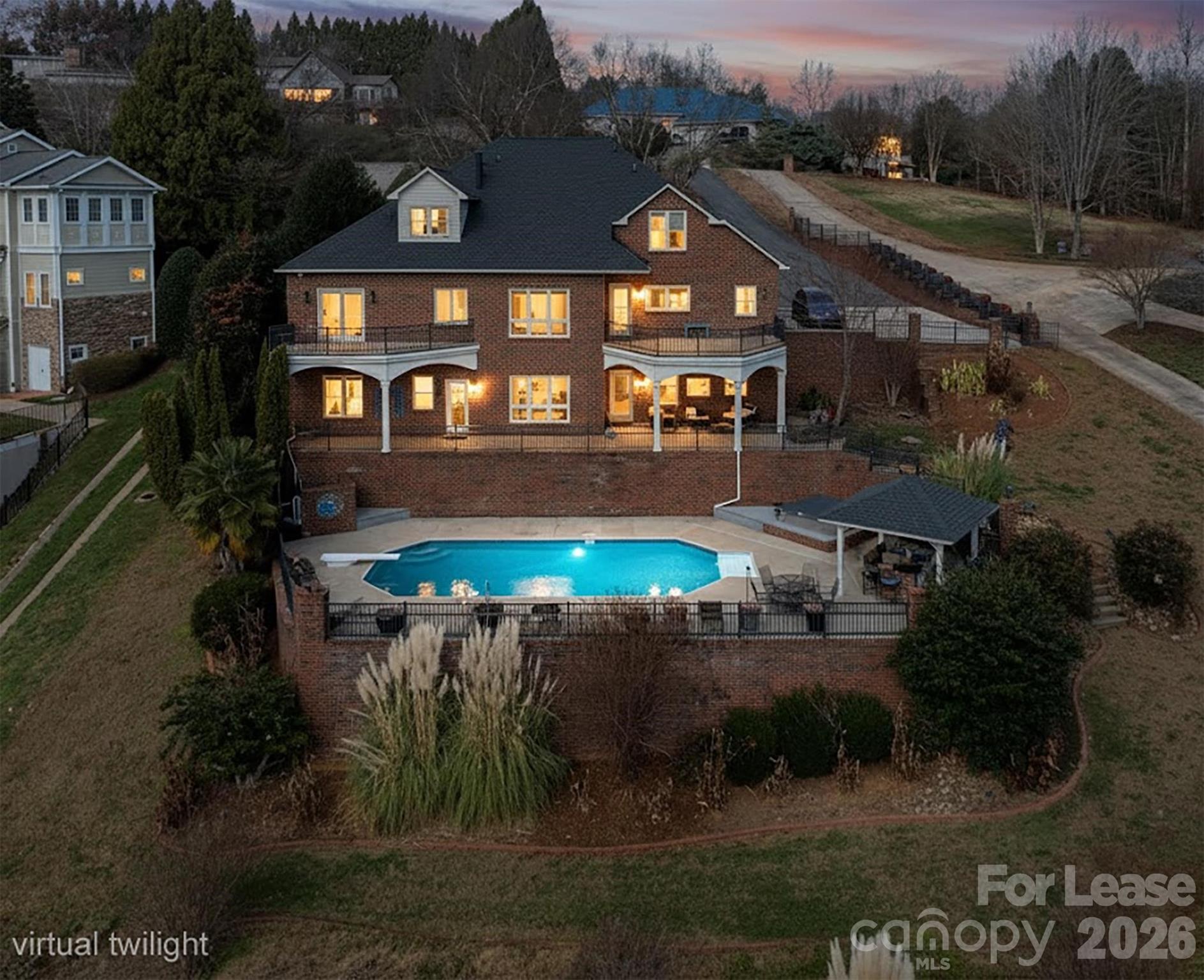 121 Pleasant Pointe Drive Property Photo 1