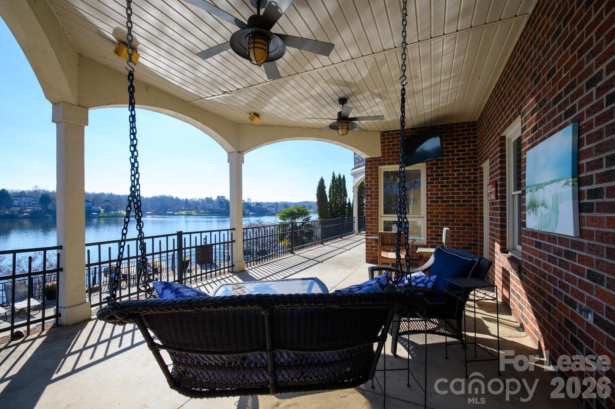 121 Pleasant Pointe Drive Property Photo 6