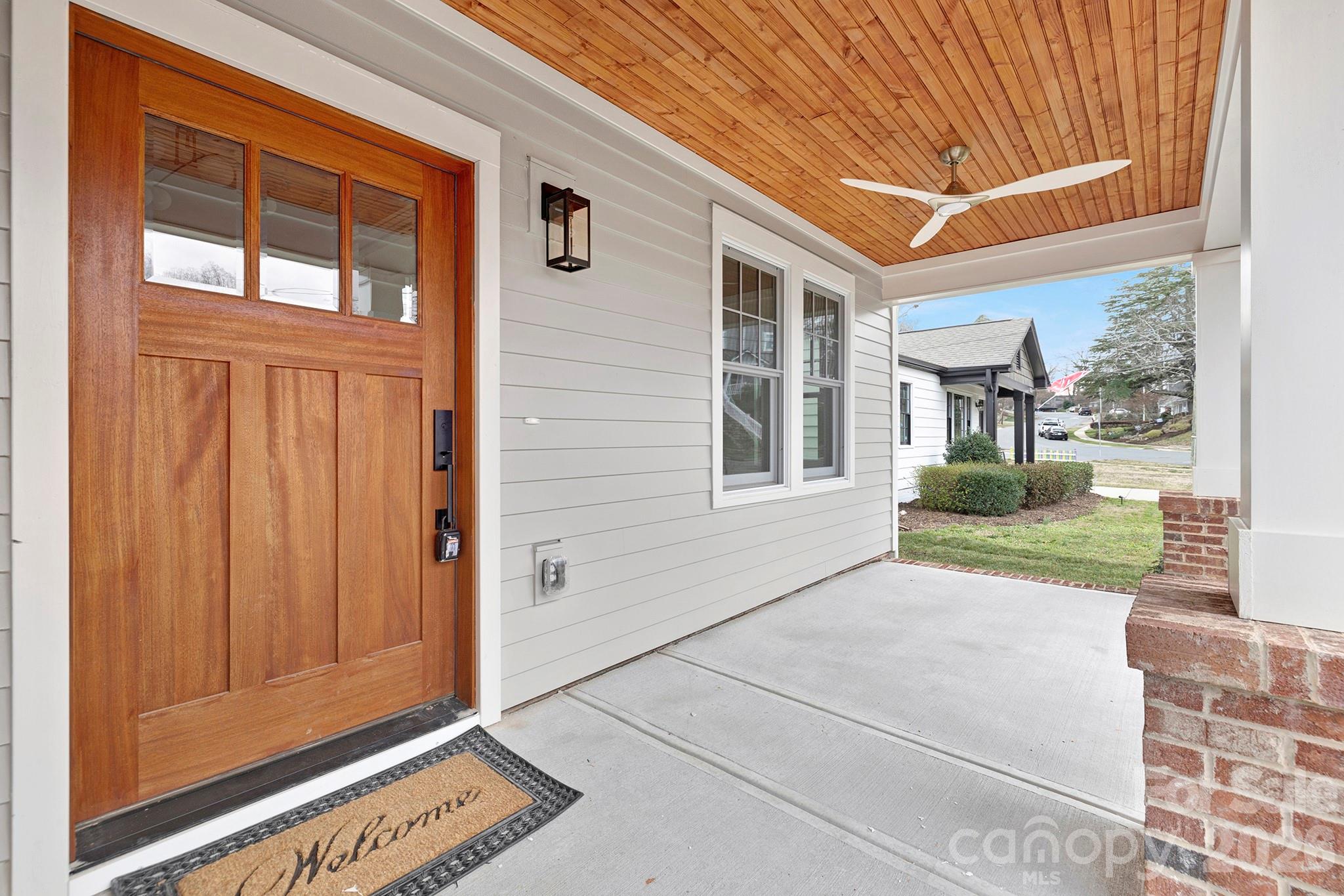 1817 S Mint Street Property Photo 1