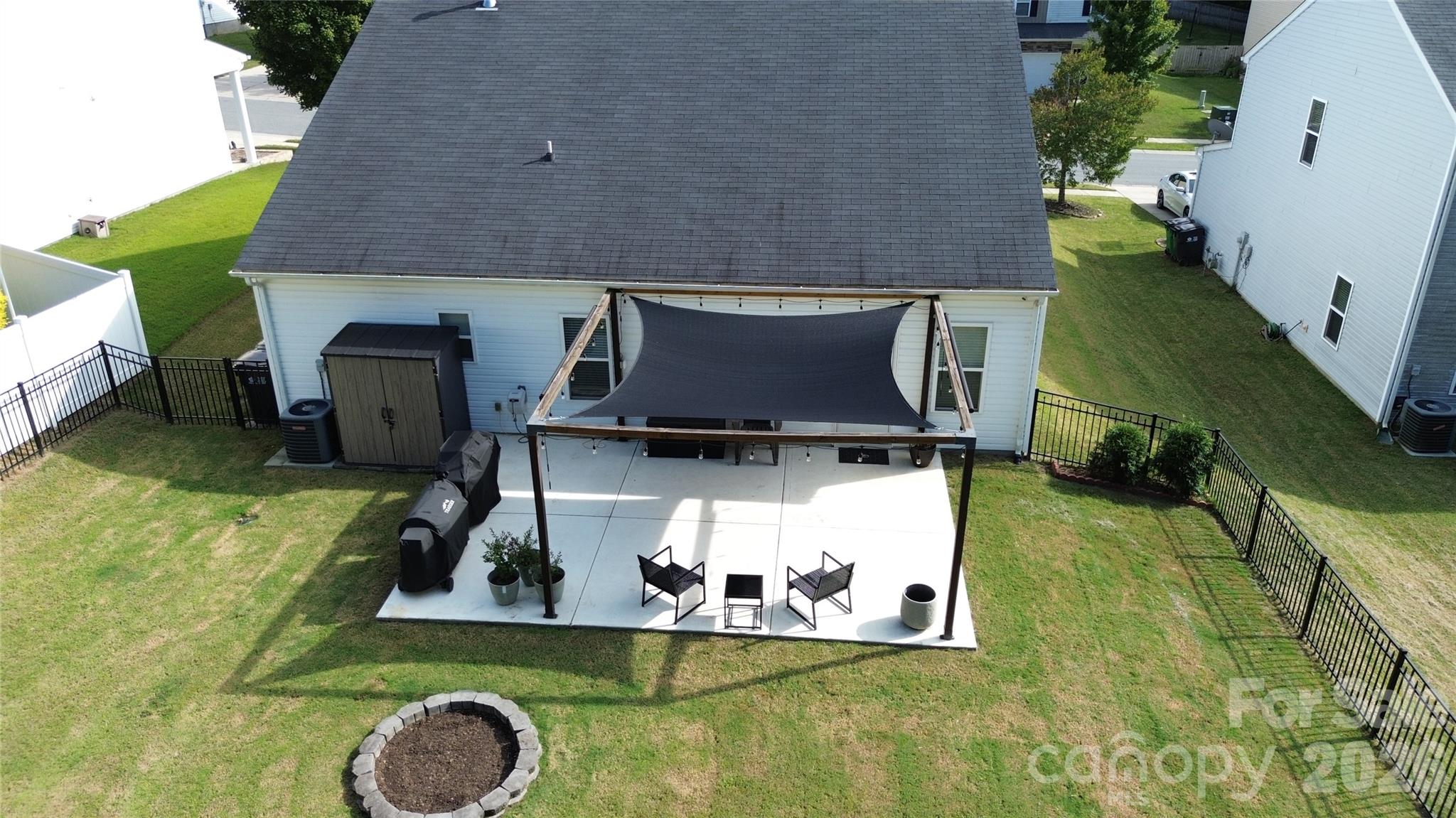 9012 Avery Meadows Drive Property Photo 3