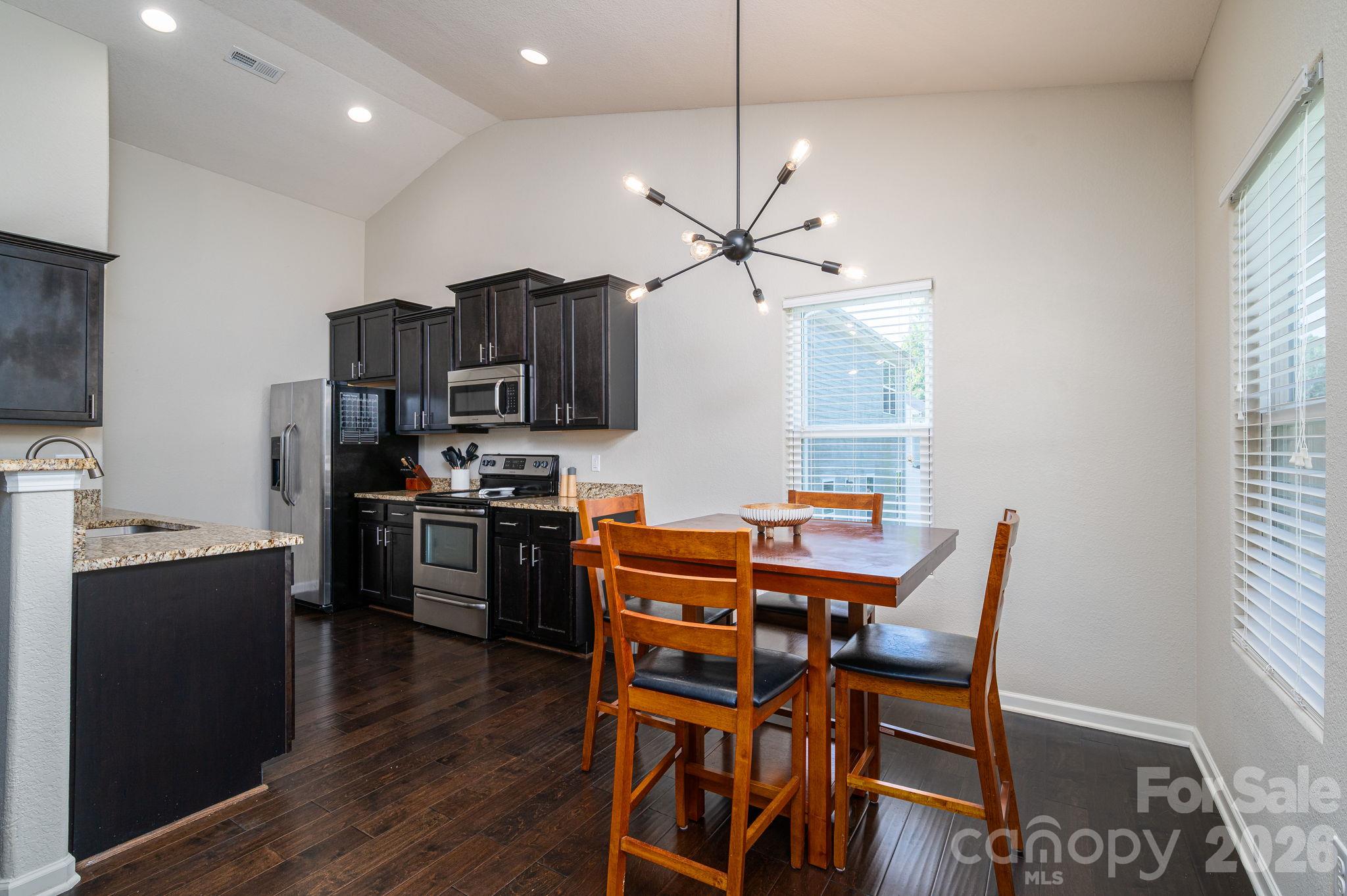 9012 Avery Meadows Drive Property Photo 12