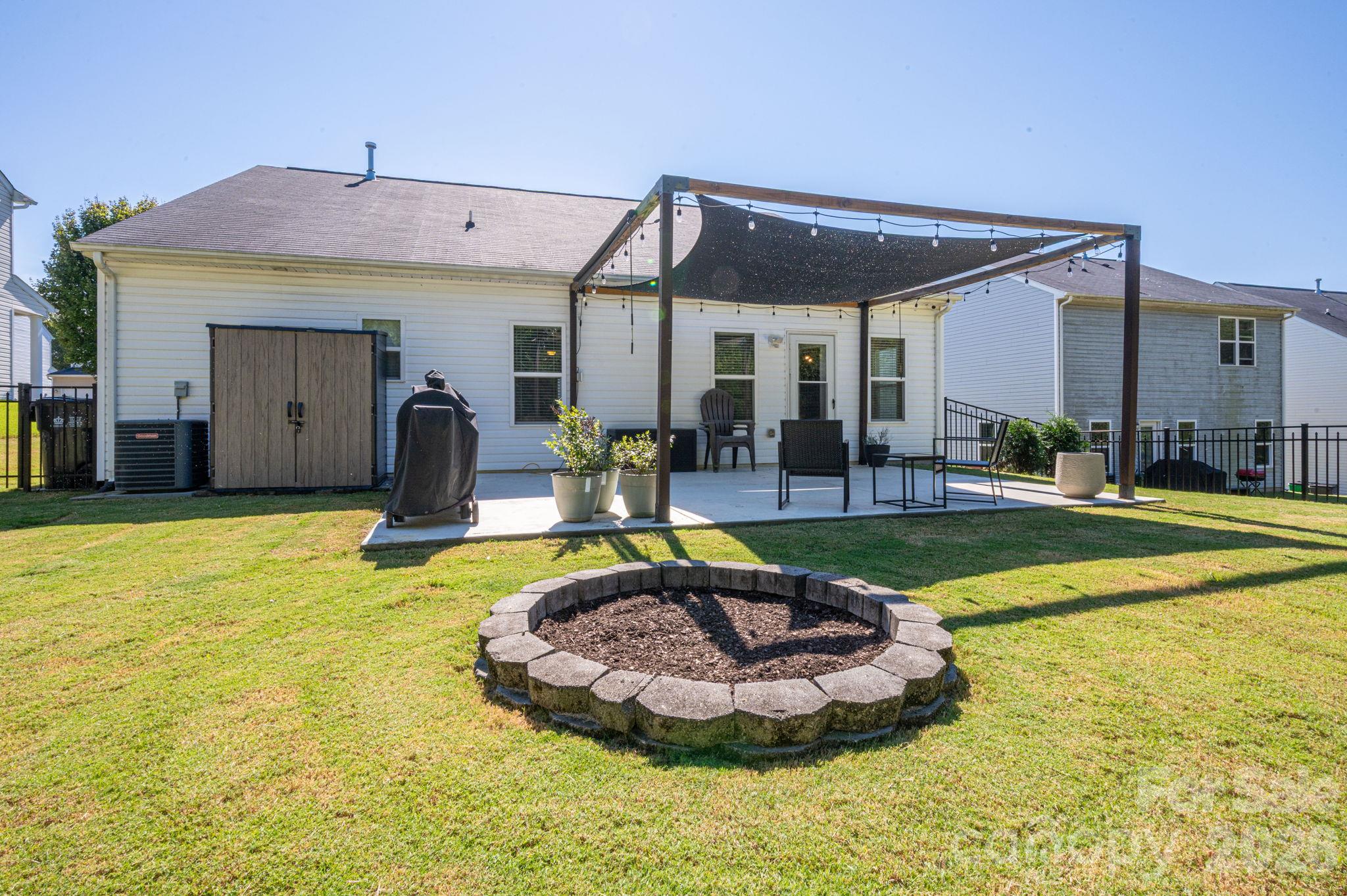 9012 Avery Meadows Drive Property Photo 26