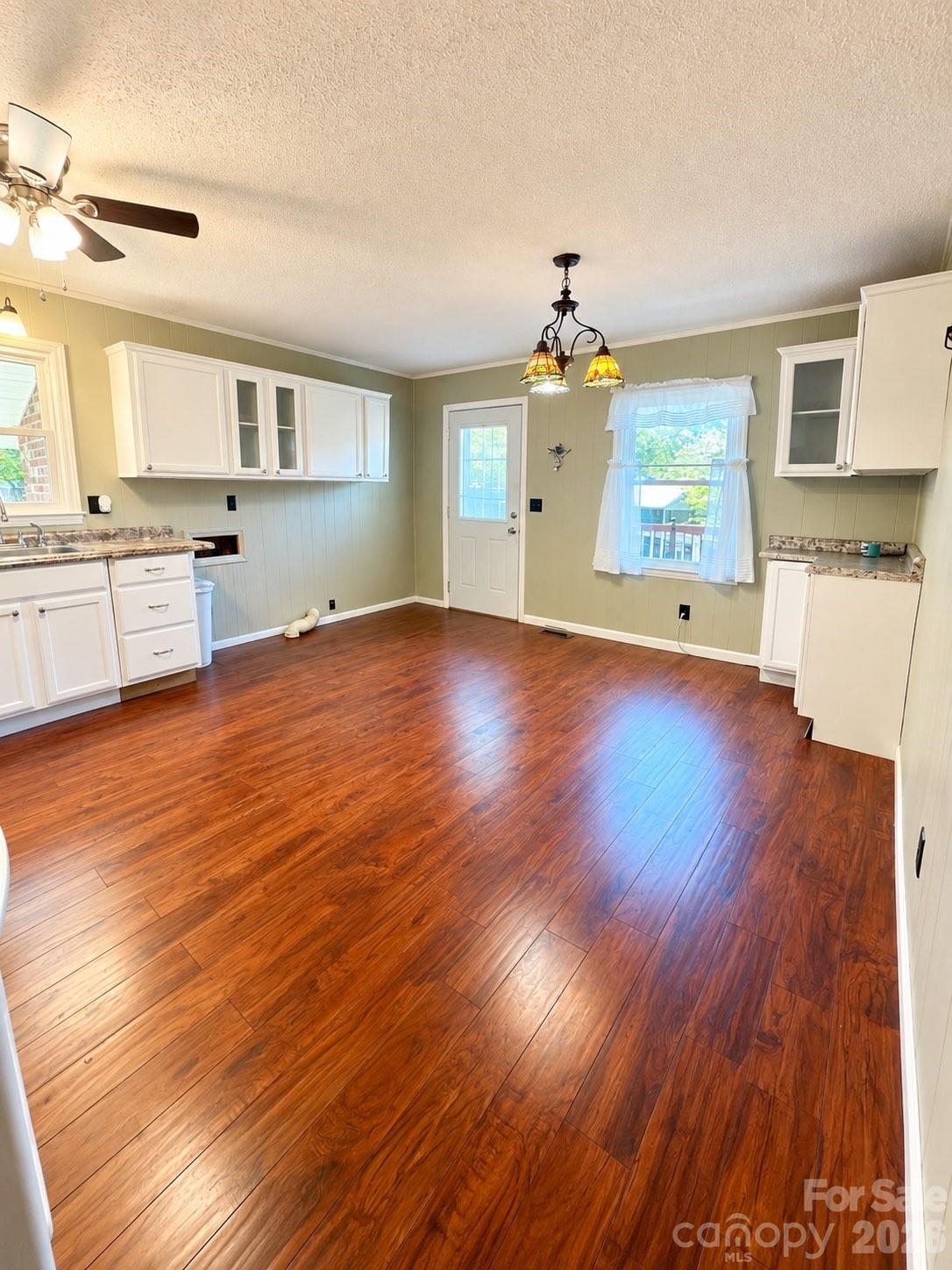 355 Vern Street Property Photo 3