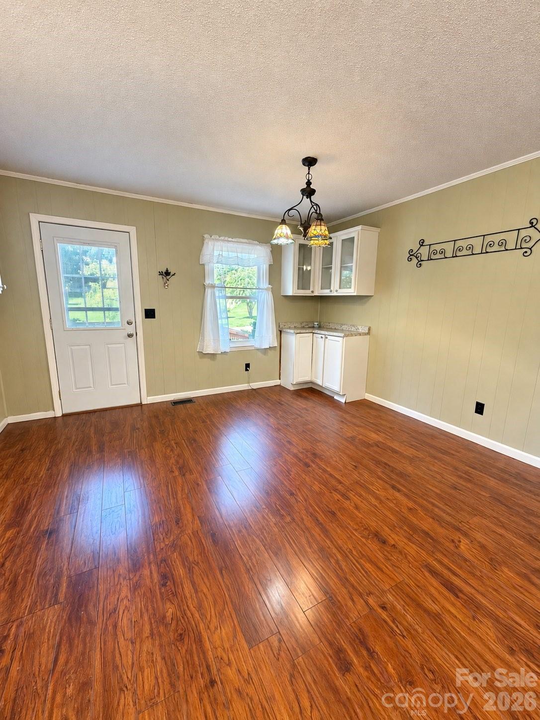 355 Vern Street Property Photo 6