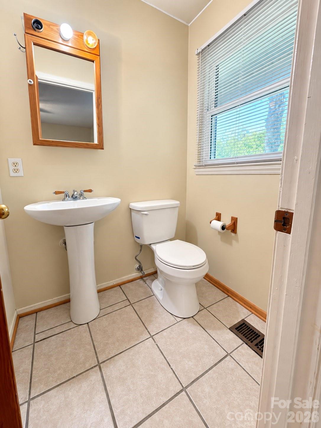 355 Vern Street Property Photo 8
