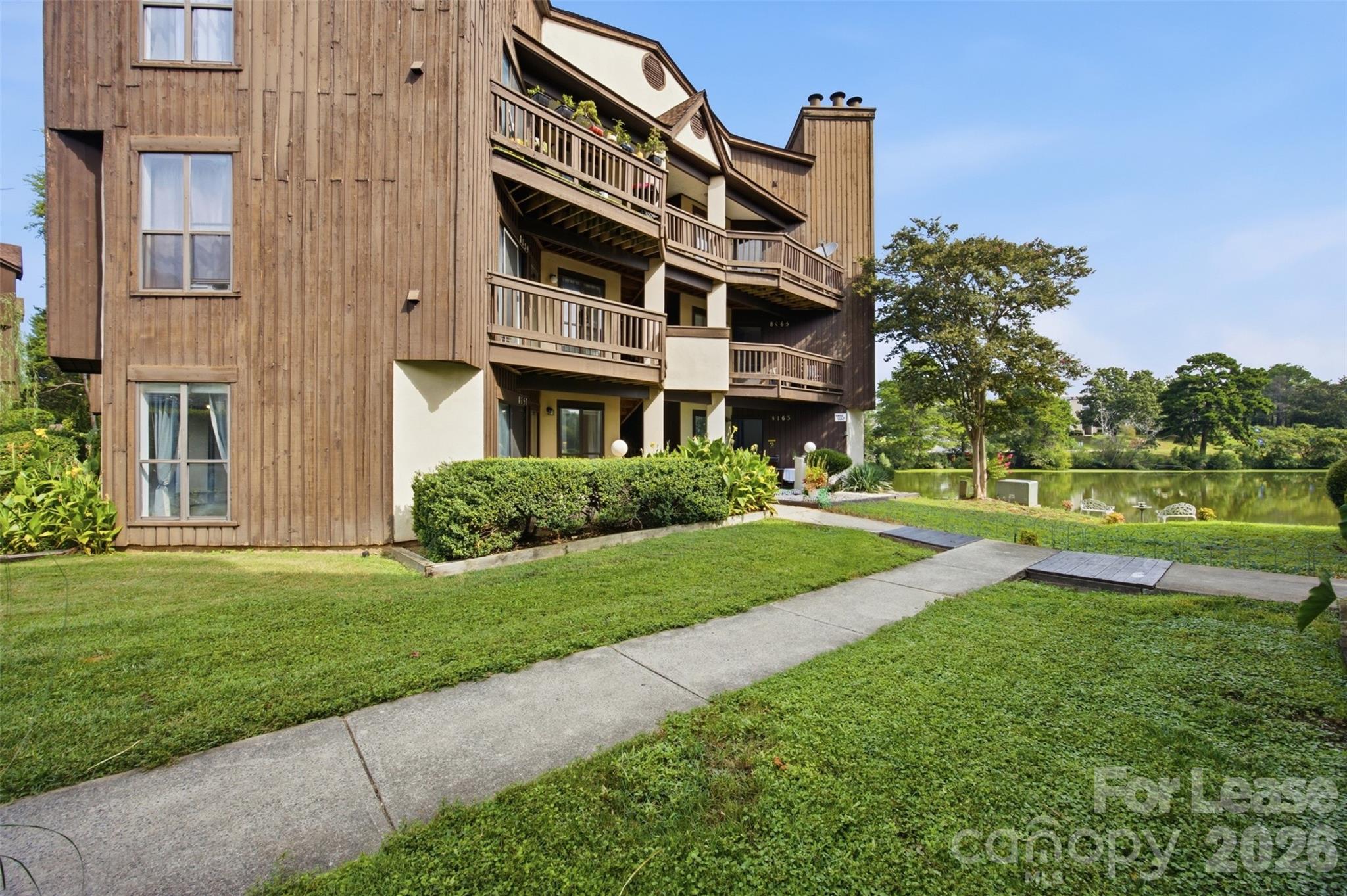 8157 Cedar Glen Drive Property Photo 4