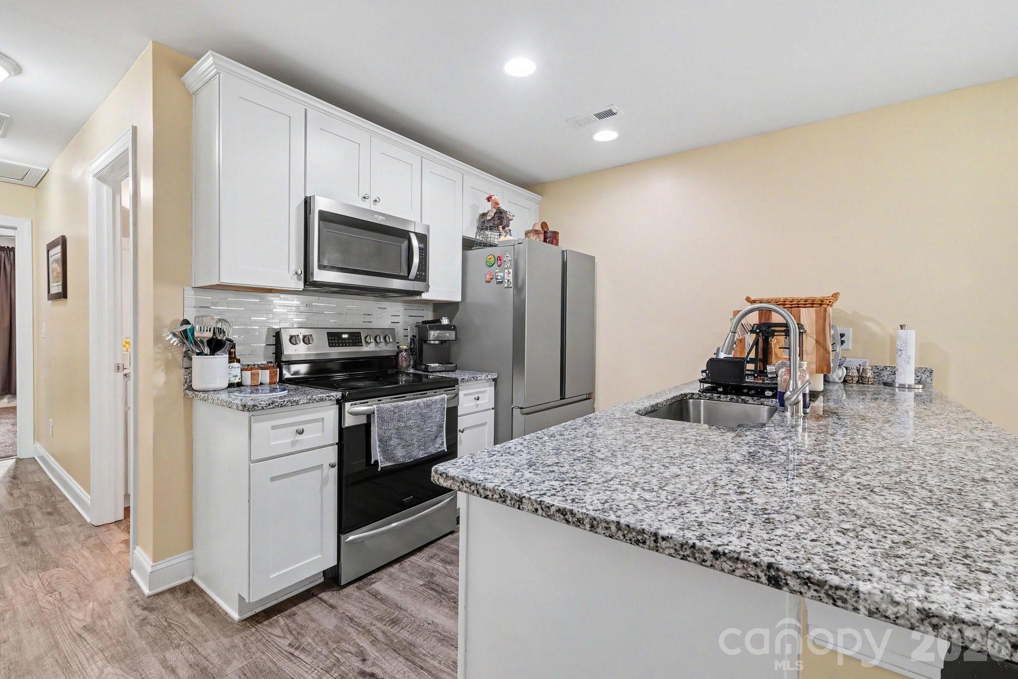 211 Mccurdy Avenue Property Photo 4