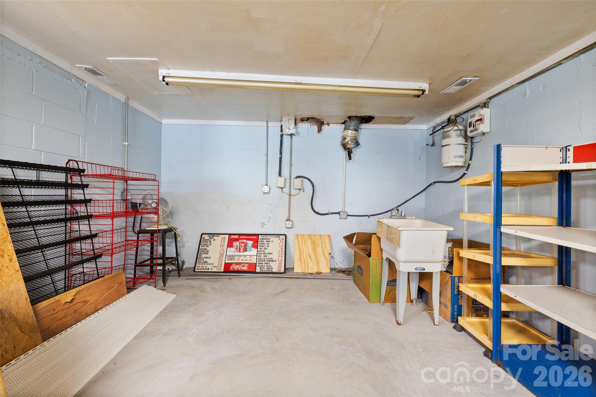 4178 Edgeland Road Property Photo 5
