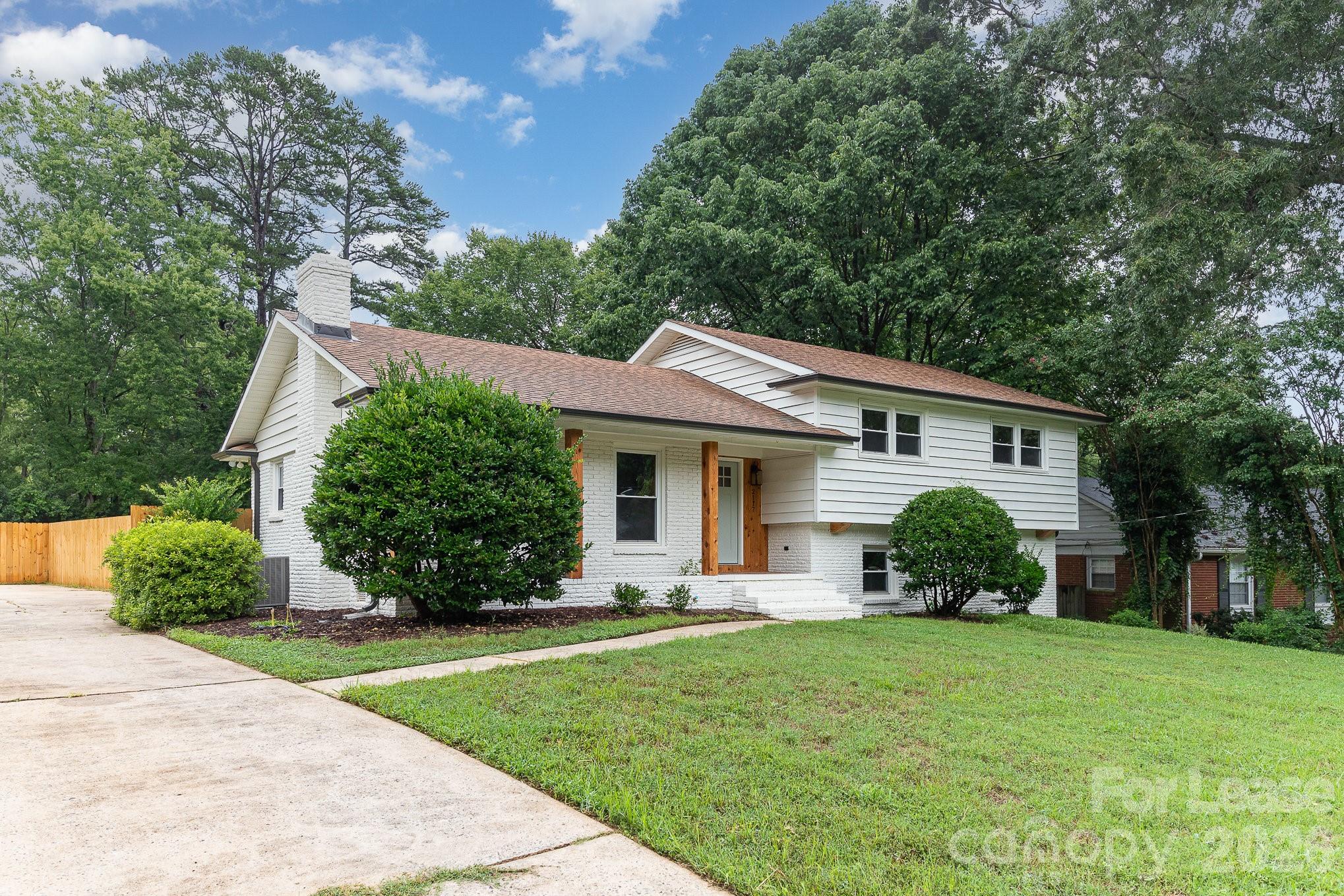 2117 Emerywood Drive Property Photo 2