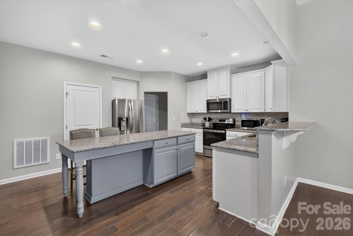3527 Ettrick Place Property Photo 9