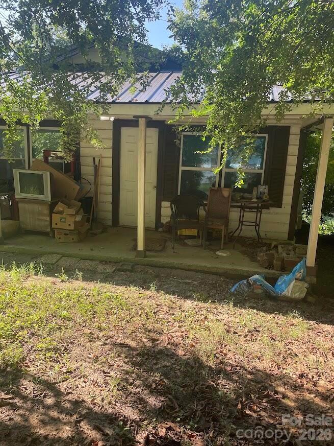 621 Johns Lane Property Photo 2