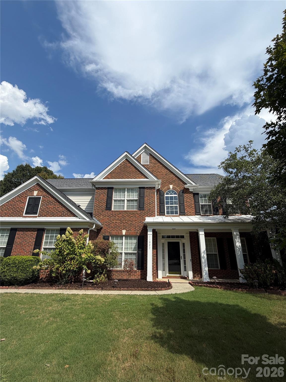 11027 Knight Castle Drive Property Photo 1