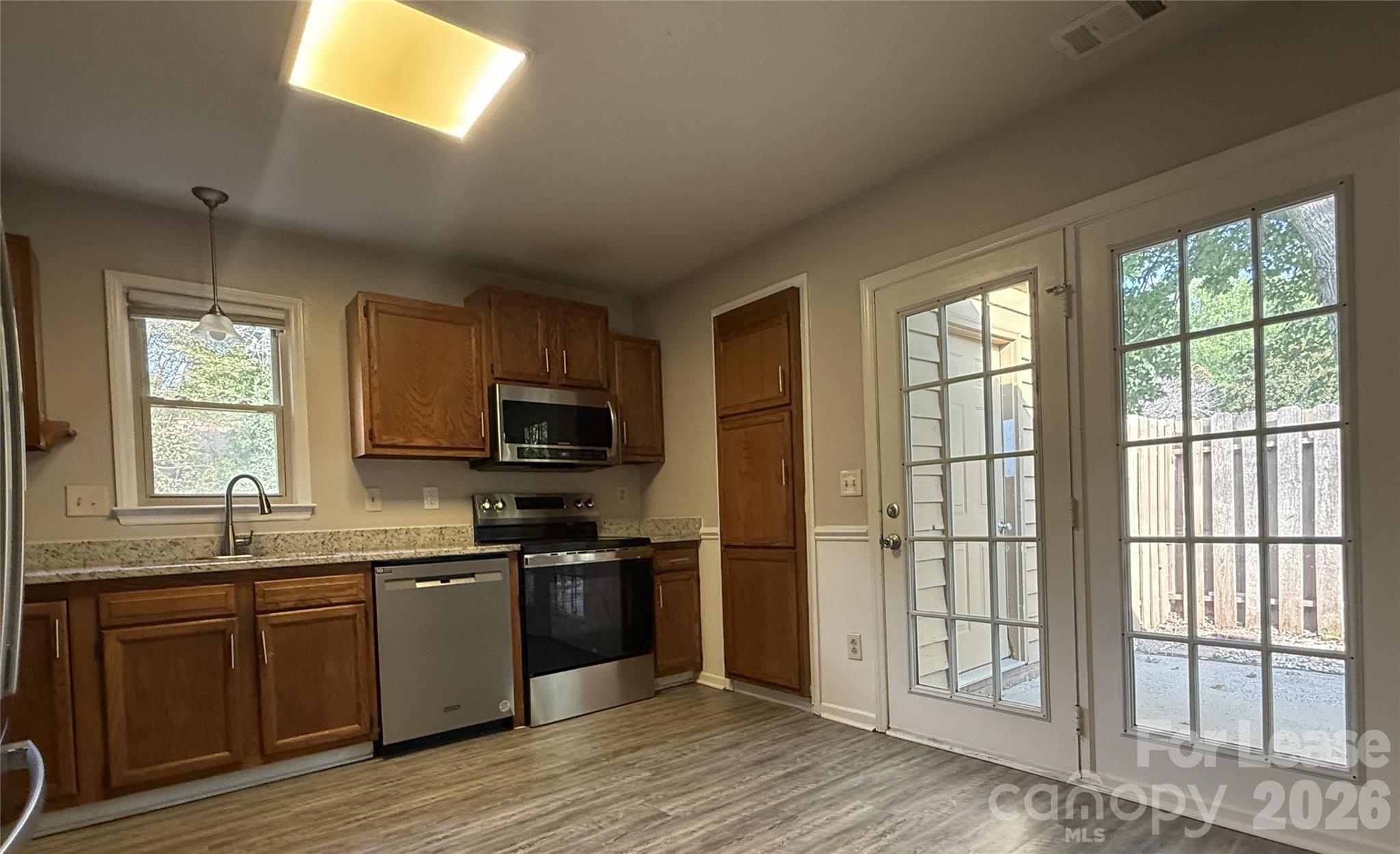 8317 Summerglen Circle Property Photo 12
