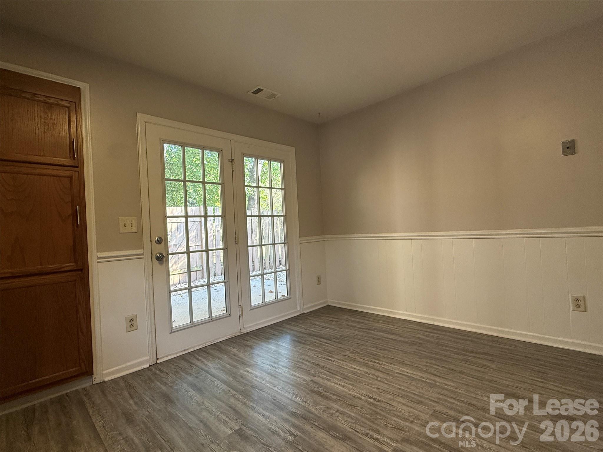 8317 Summerglen Circle Property Photo 13