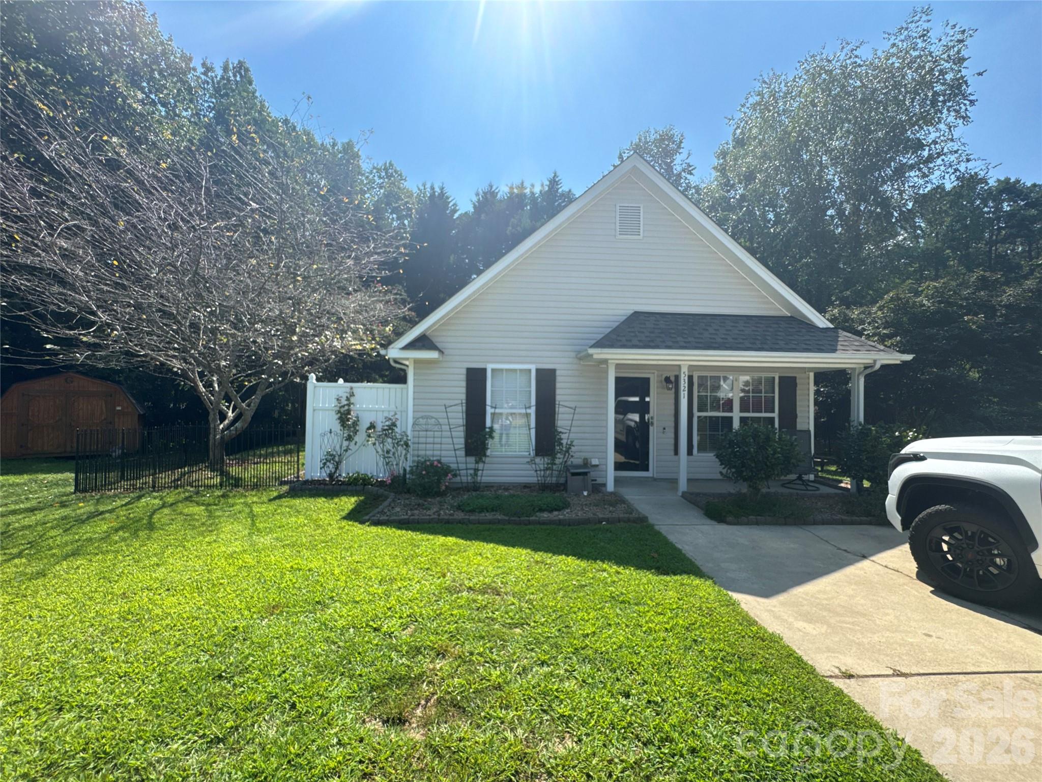 5321 Park Place Drive Property Photo 1