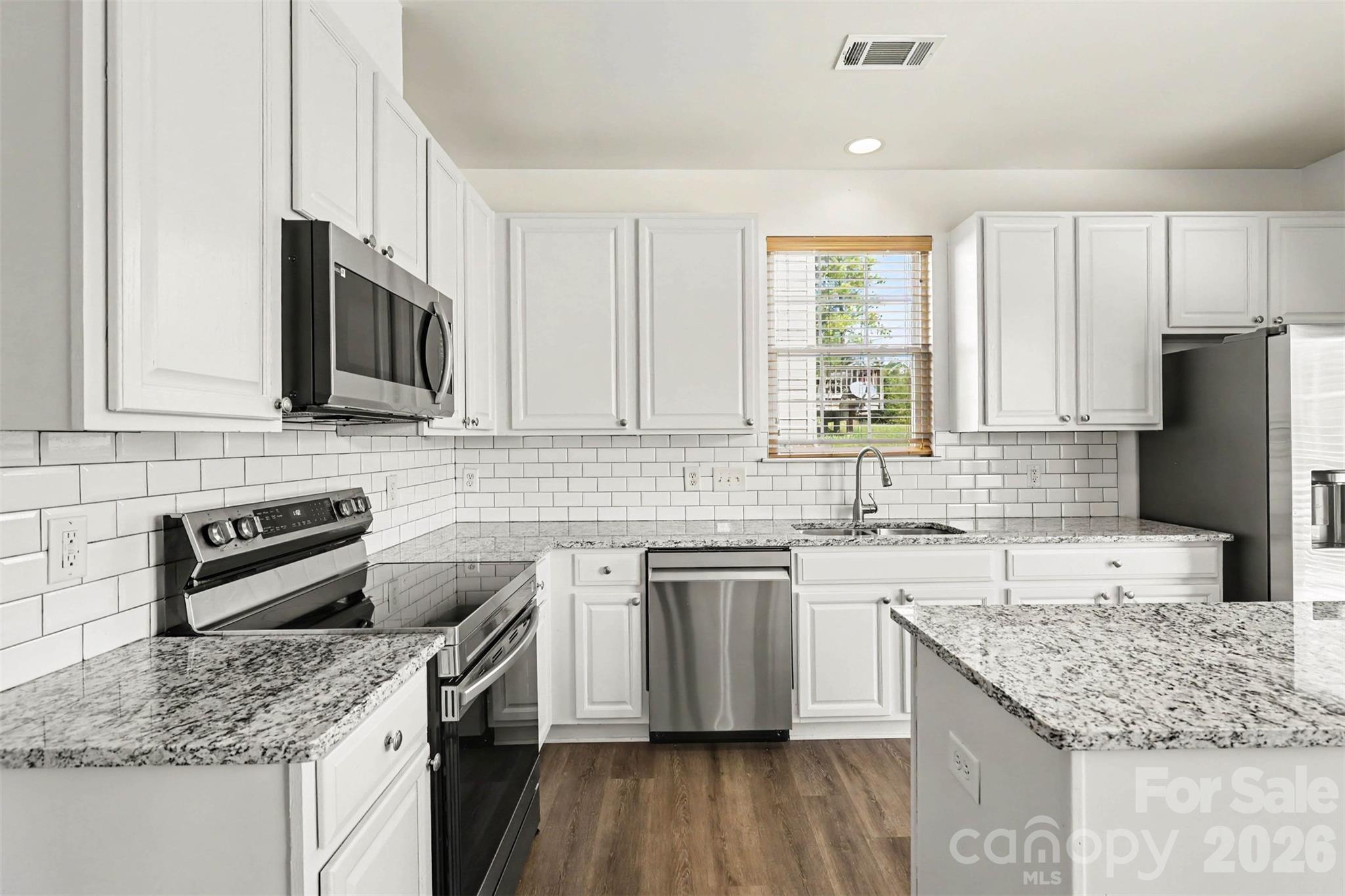 1530 Big Leaf Drive Property Photo 16
