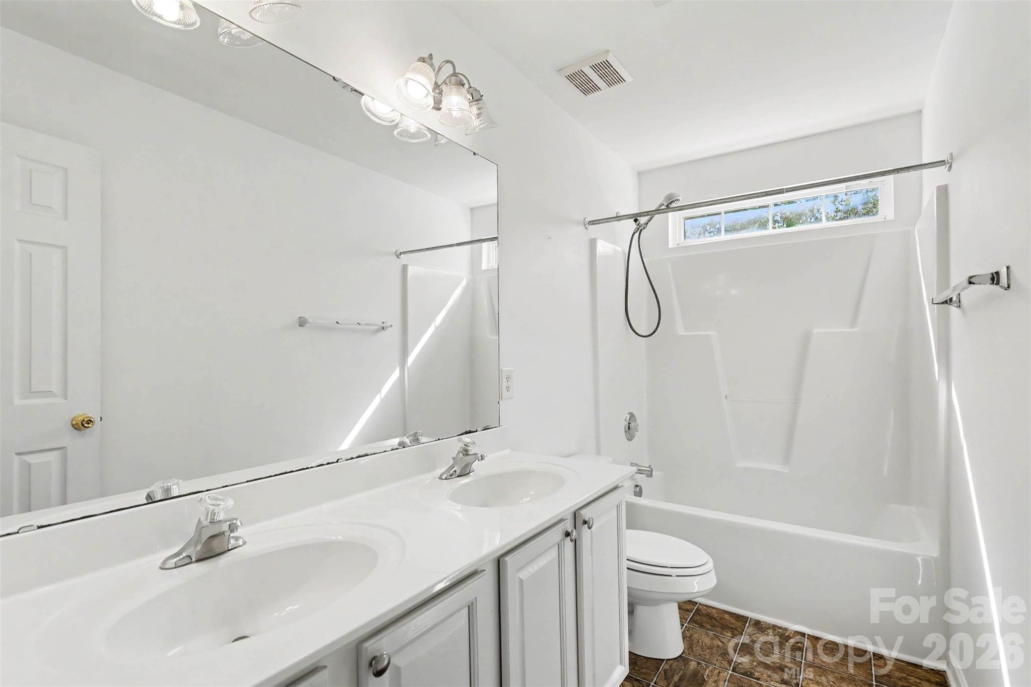 1530 Big Leaf Drive Property Photo 24