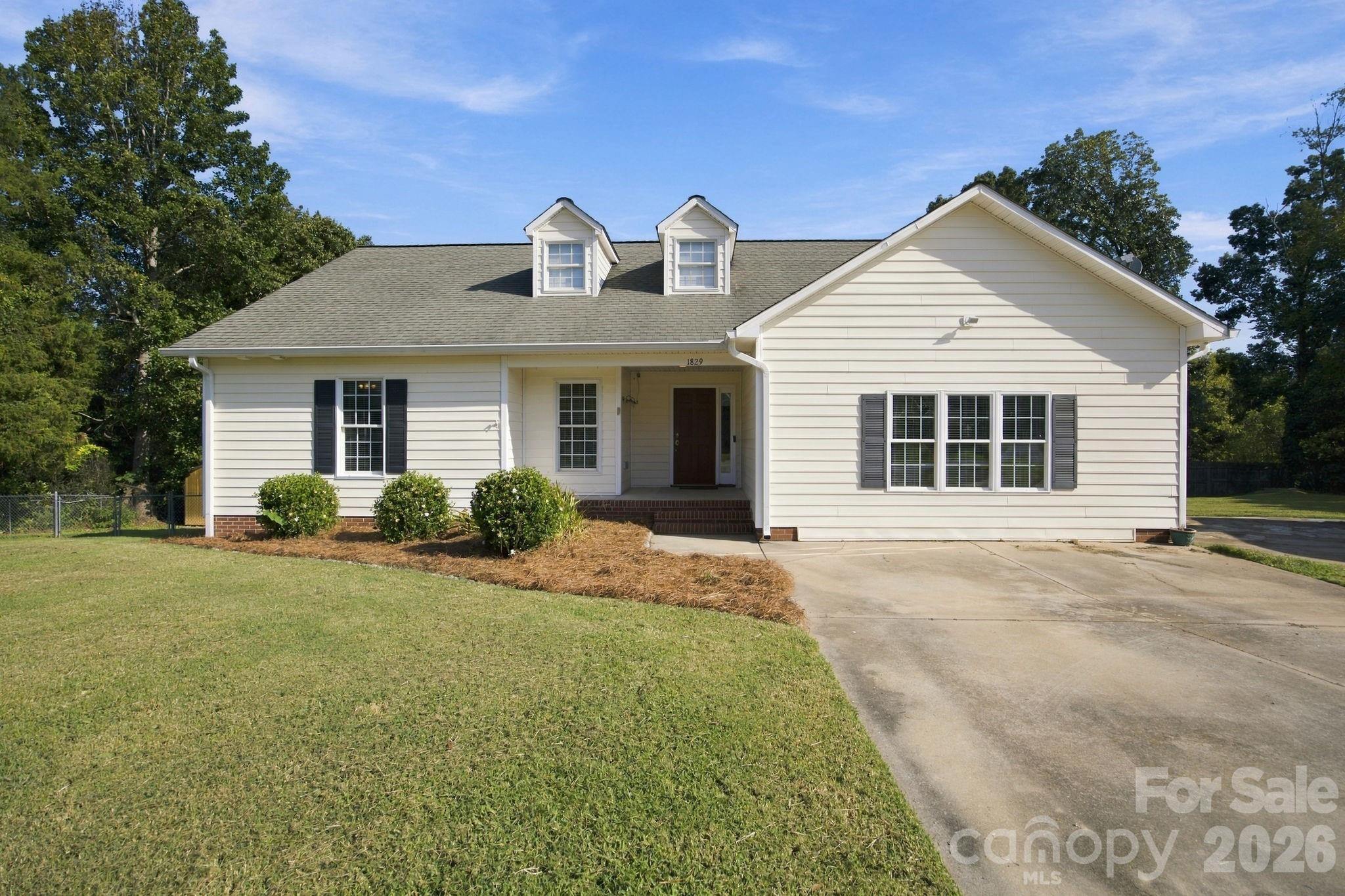 1829 Kenmore Drive Property Photo 2