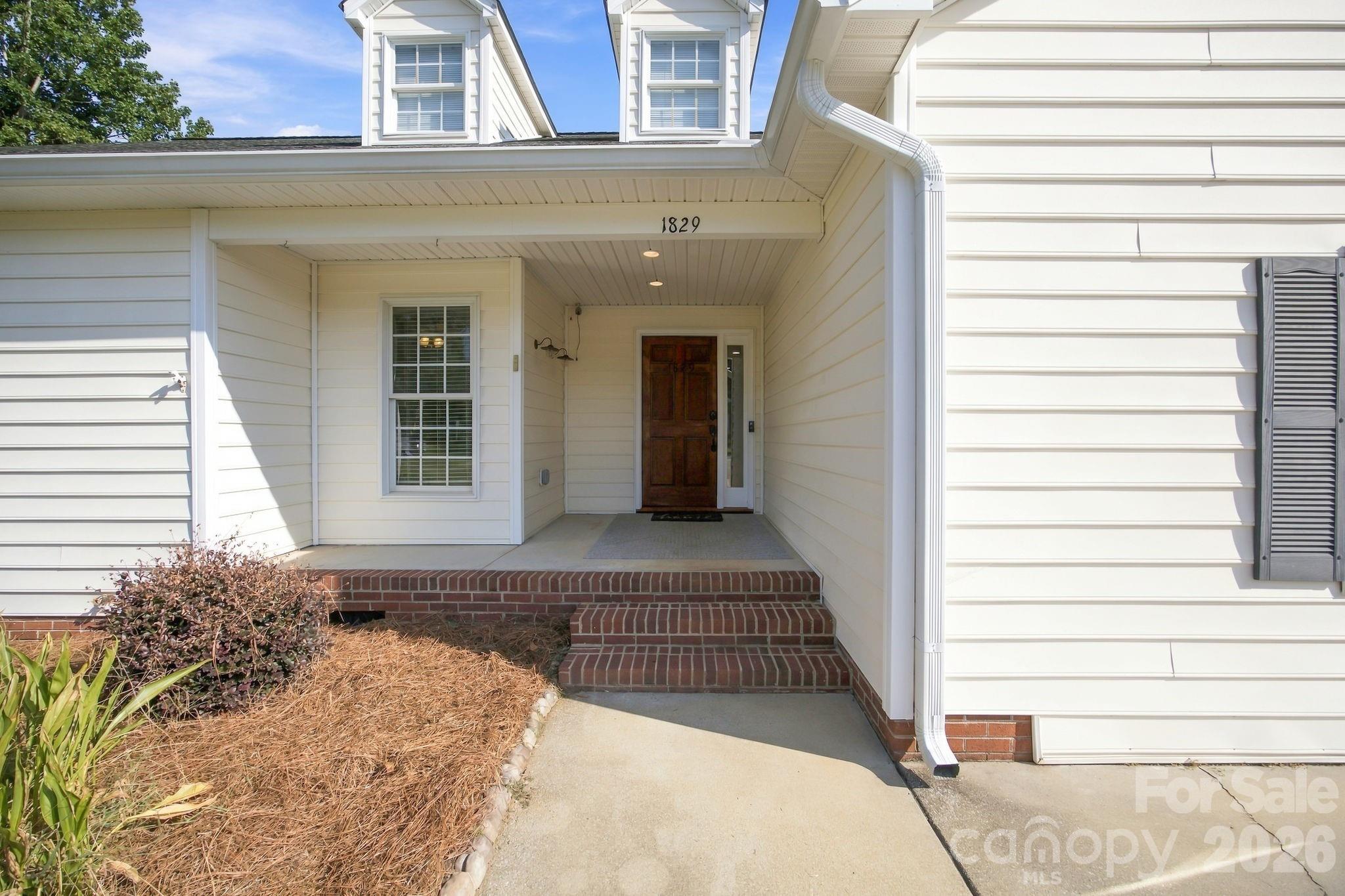 1829 Kenmore Drive Property Photo 4