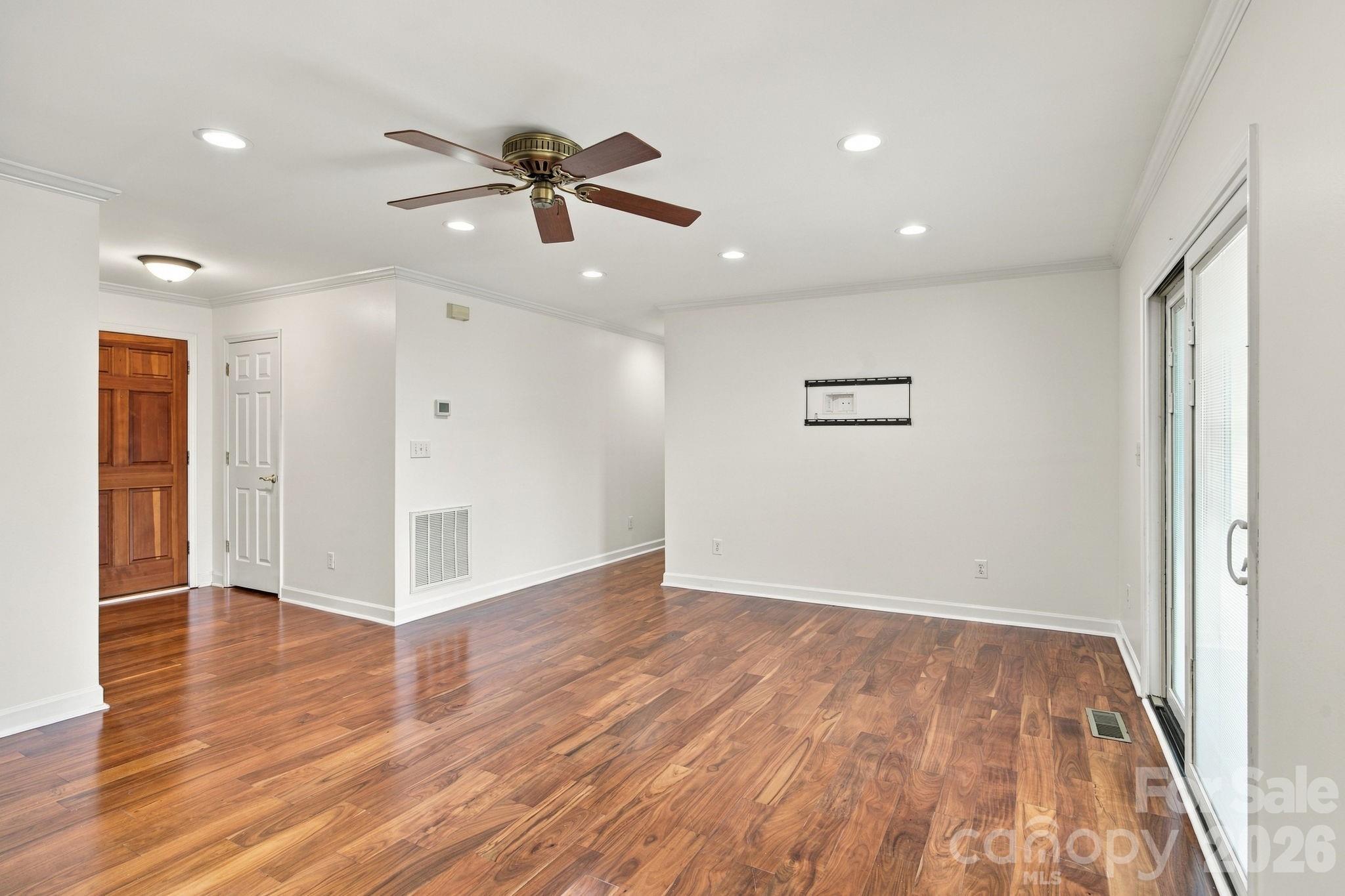 1829 Kenmore Drive Property Photo 7