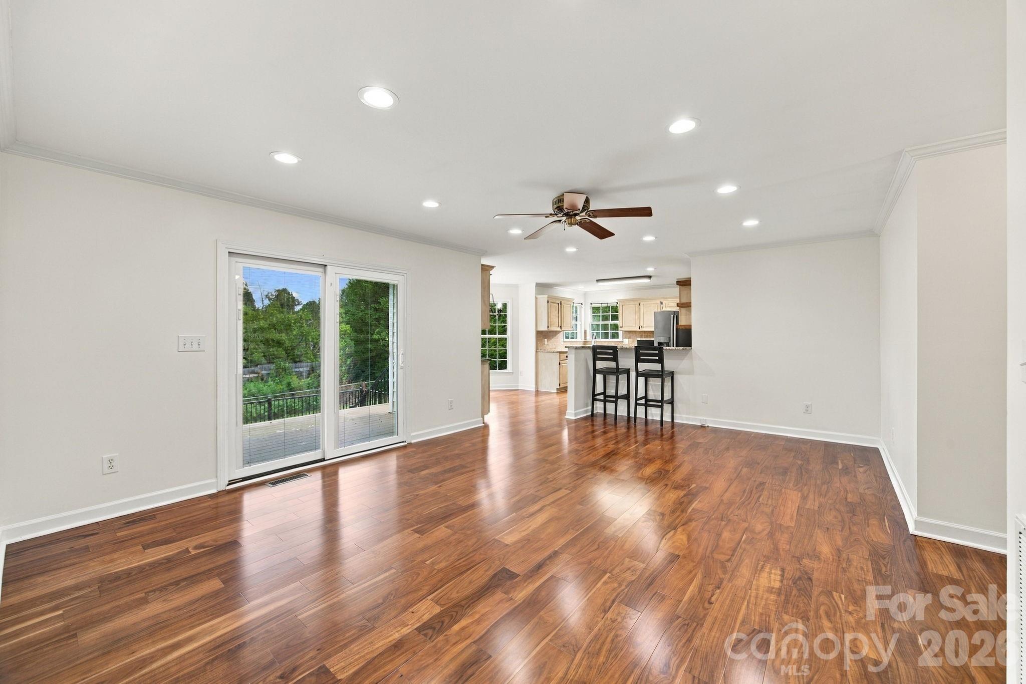 1829 Kenmore Drive Property Photo 8