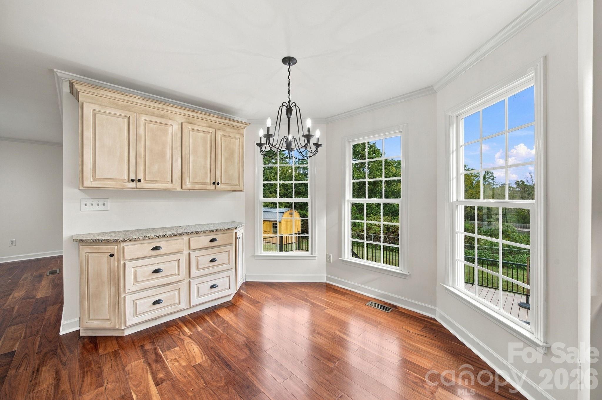1829 Kenmore Drive Property Photo 11