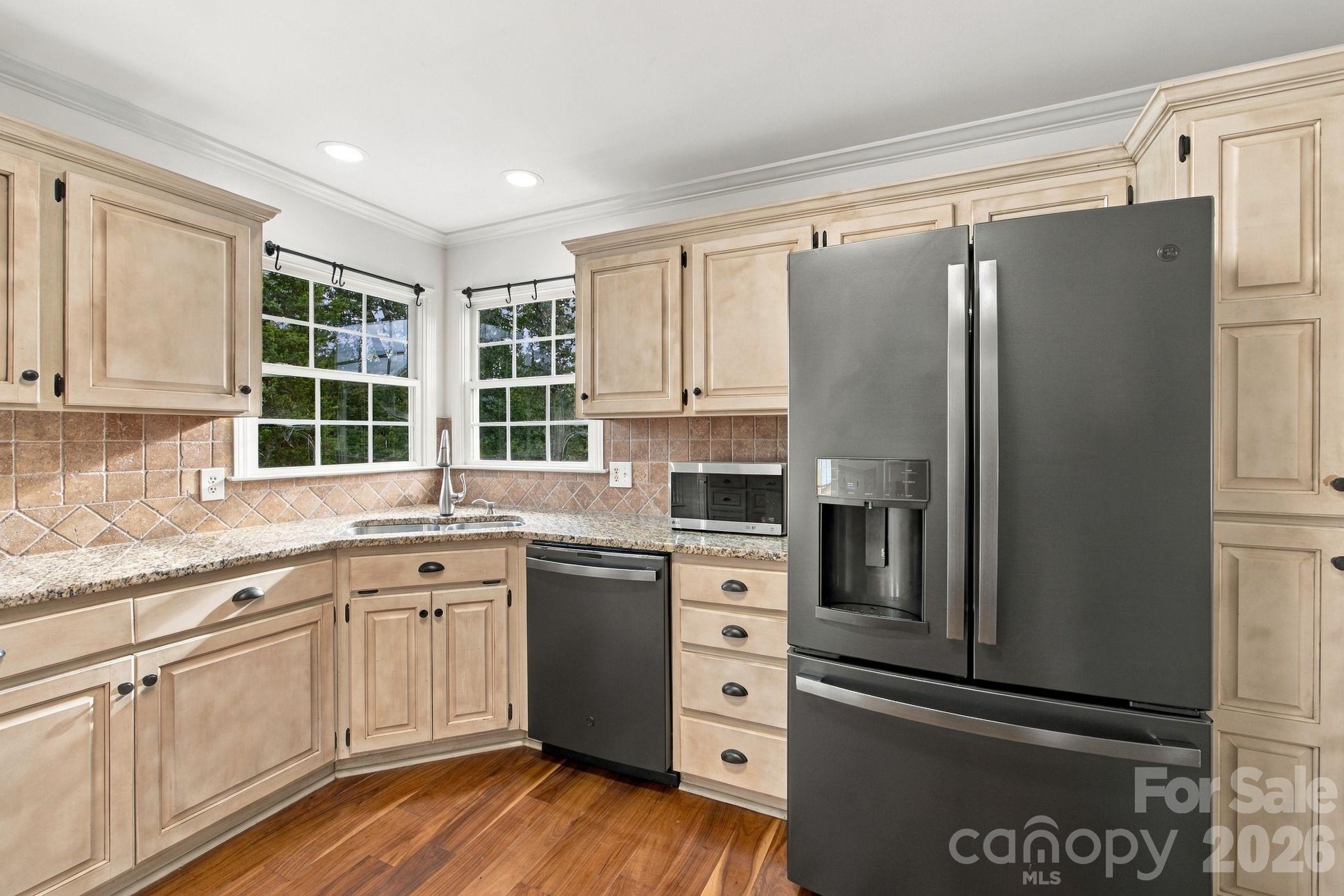 1829 Kenmore Drive Property Photo 15